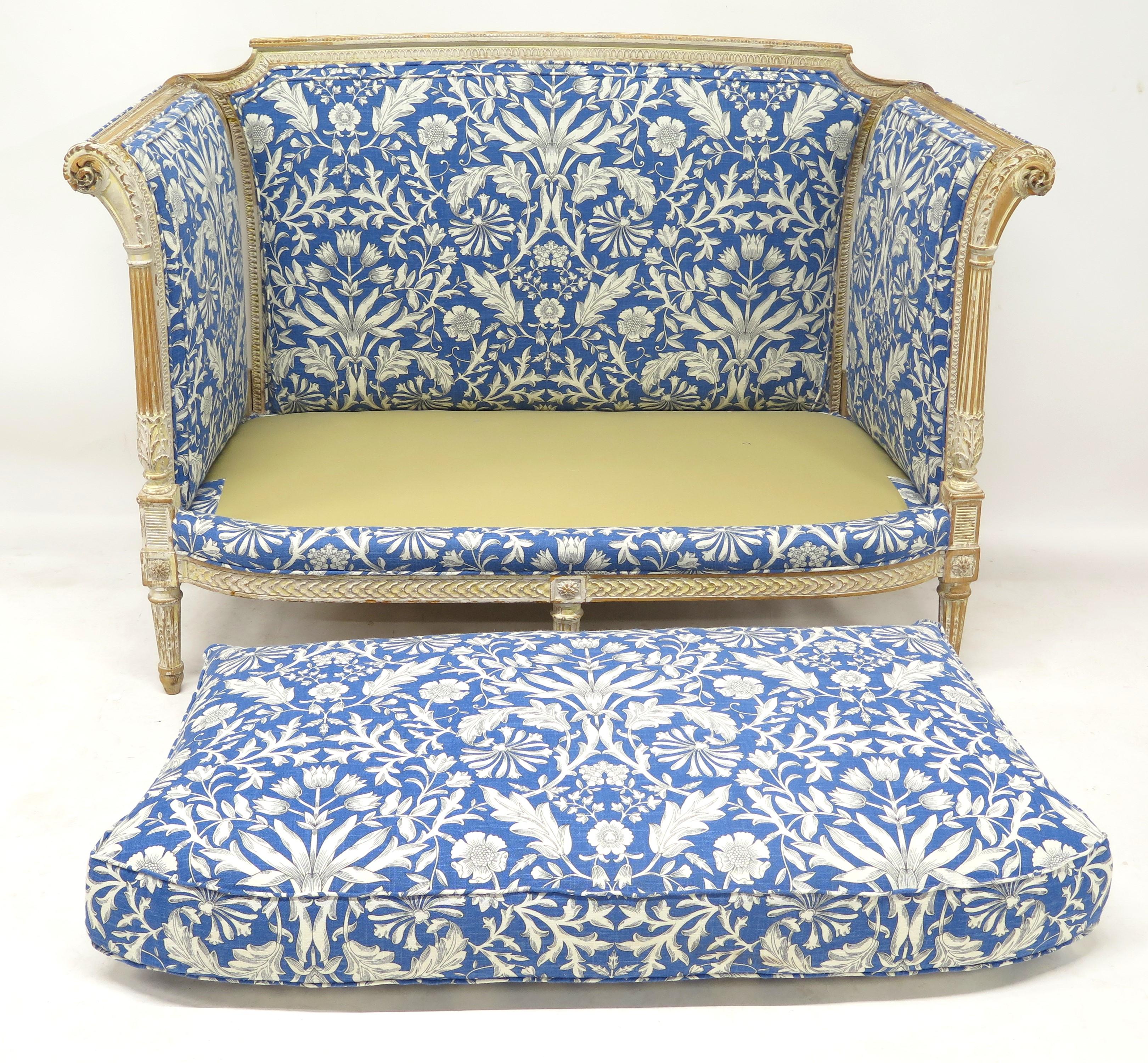 Canapé de style Directoire avec cadre sculpté et peint en vente 6