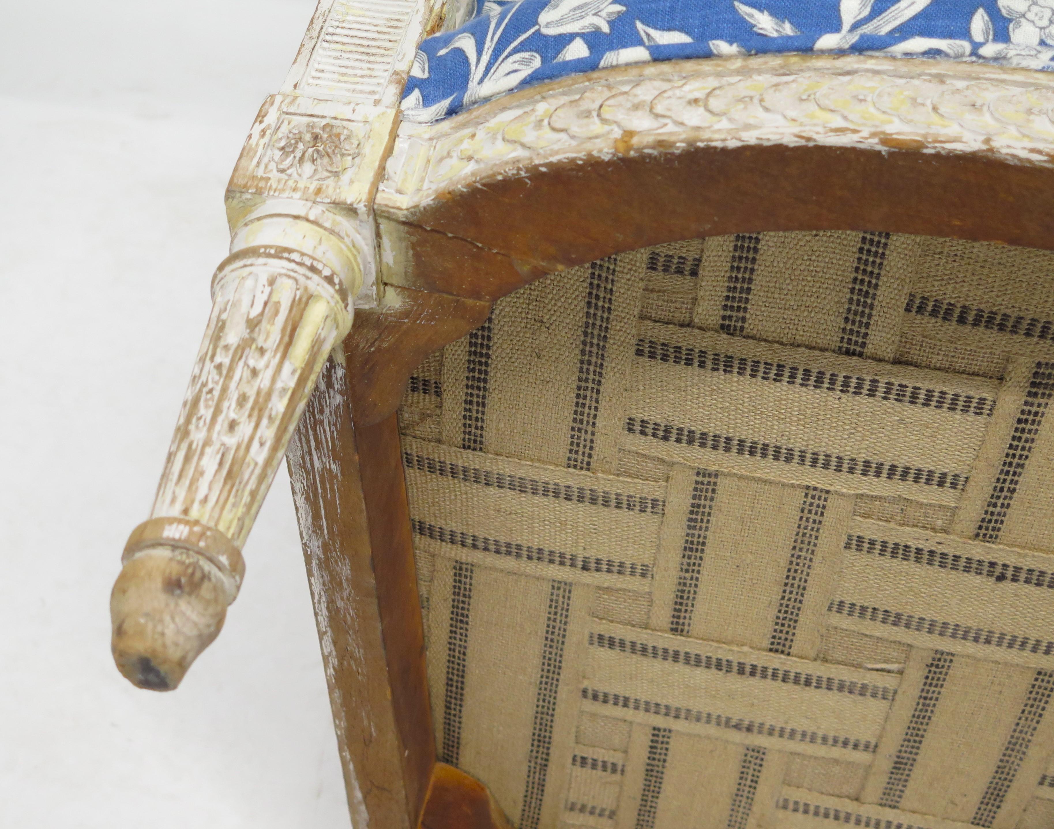Canapé de style Directoire avec cadre sculpté et peint en vente 9