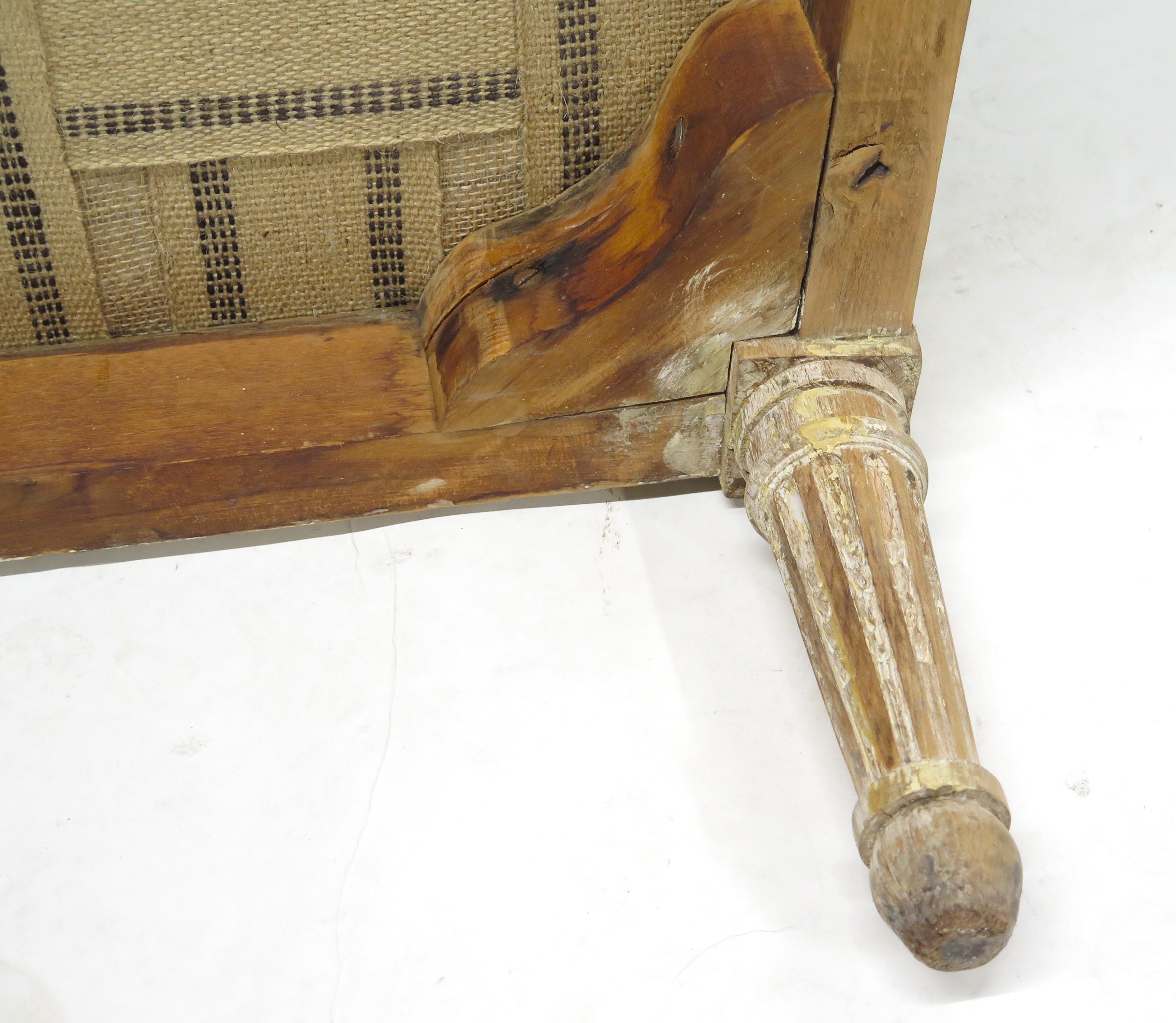 Canapé de style Directoire avec cadre sculpté et peint en vente 10