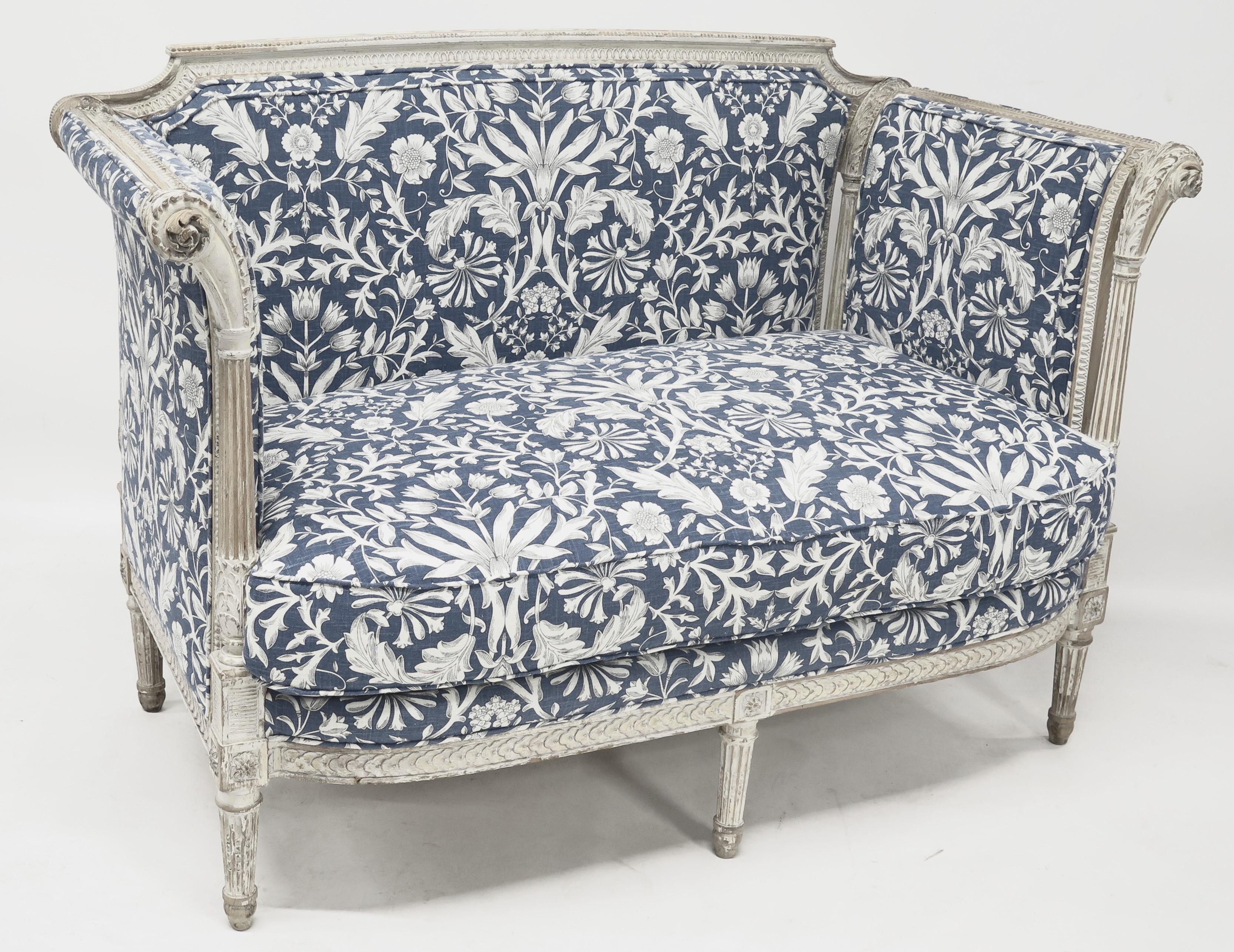 Canapé de style Directoire avec cadre sculpté et peint en vente 11