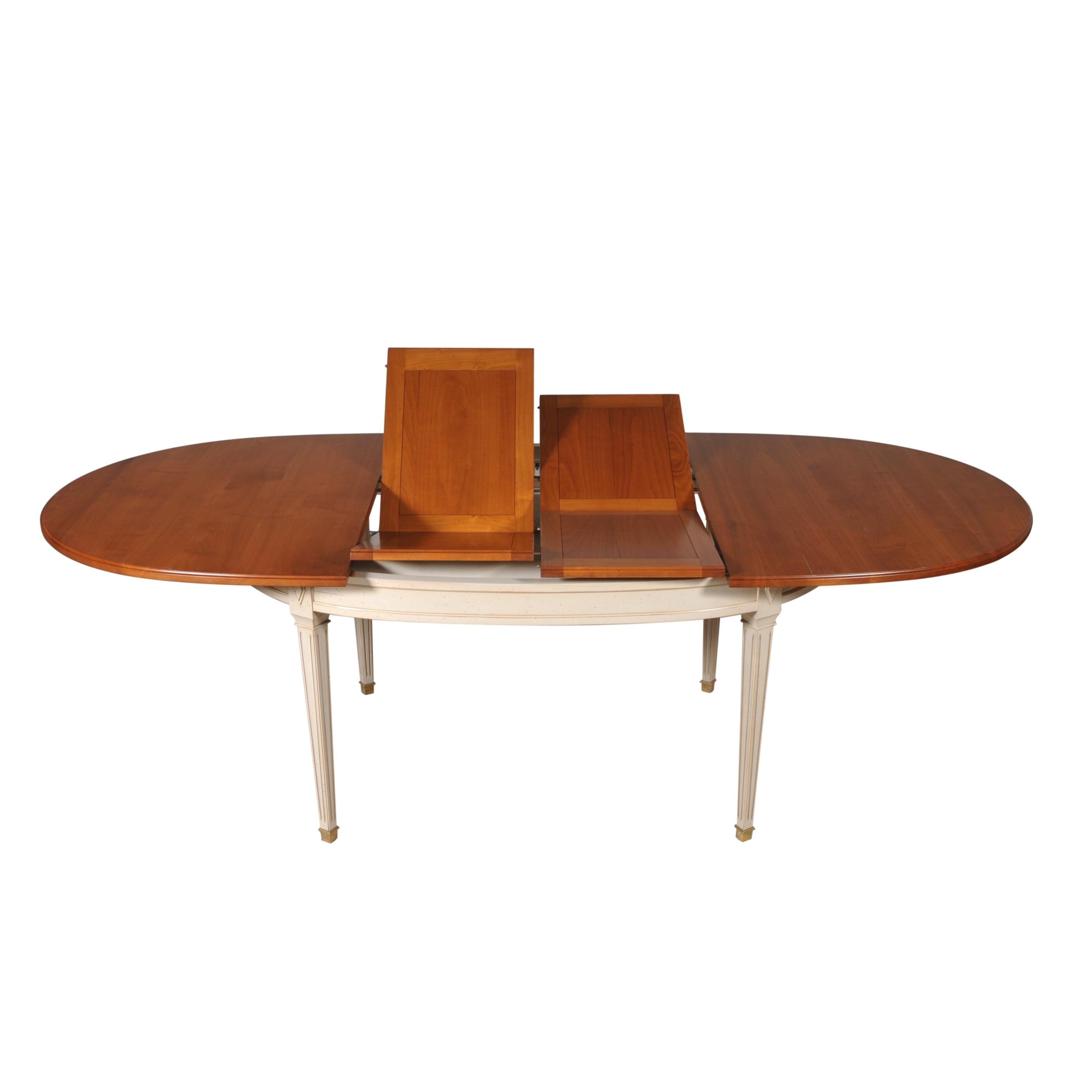 Ovaler Tisch im Directoire-Stil aus Kirschholz mit 2 Verlängerungen, aus Frankreich (Handgefertigt) im Angebot
