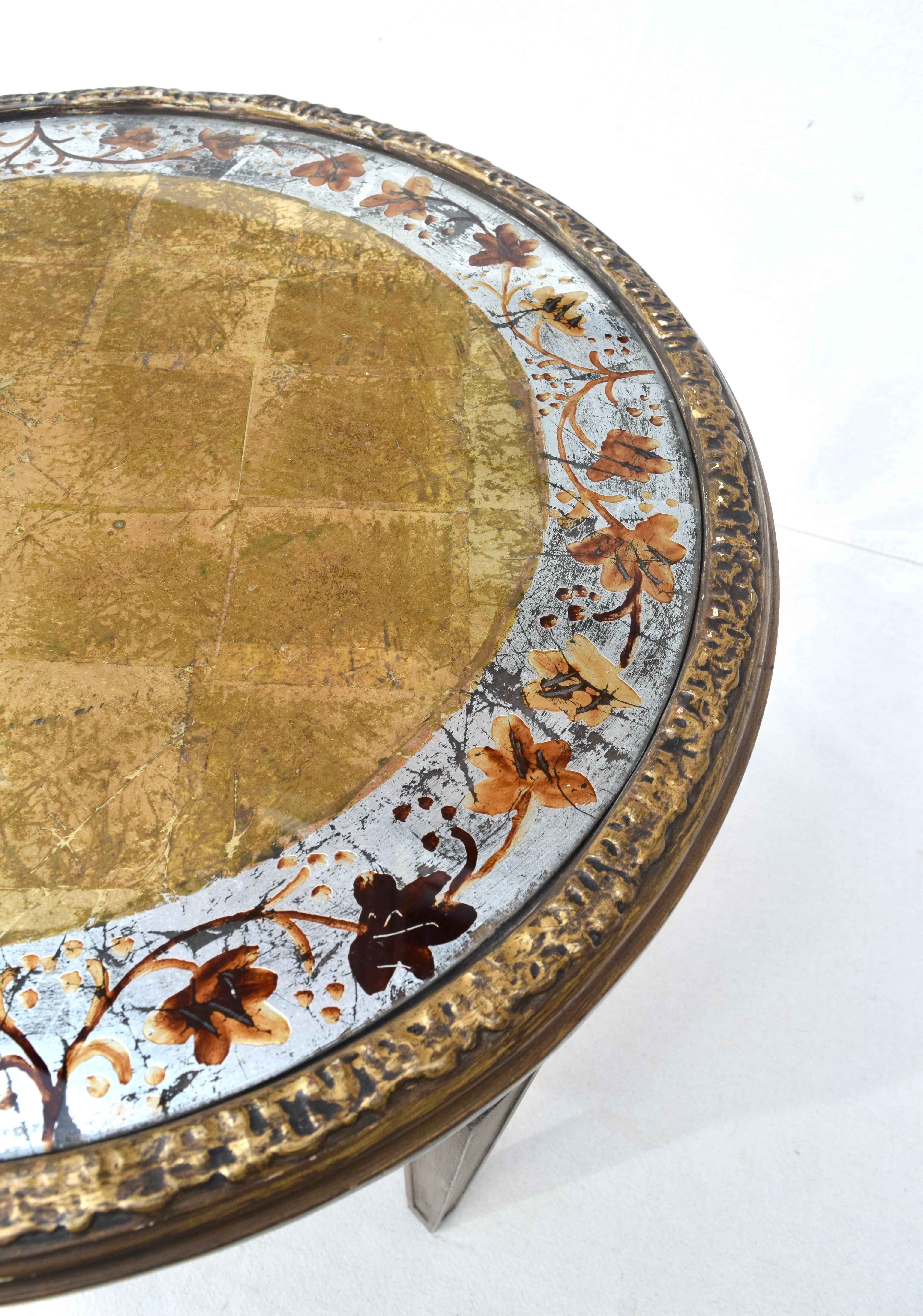 20ième siècle Table Dorée à la feuille de style Directoire Verre Eglomese en vente