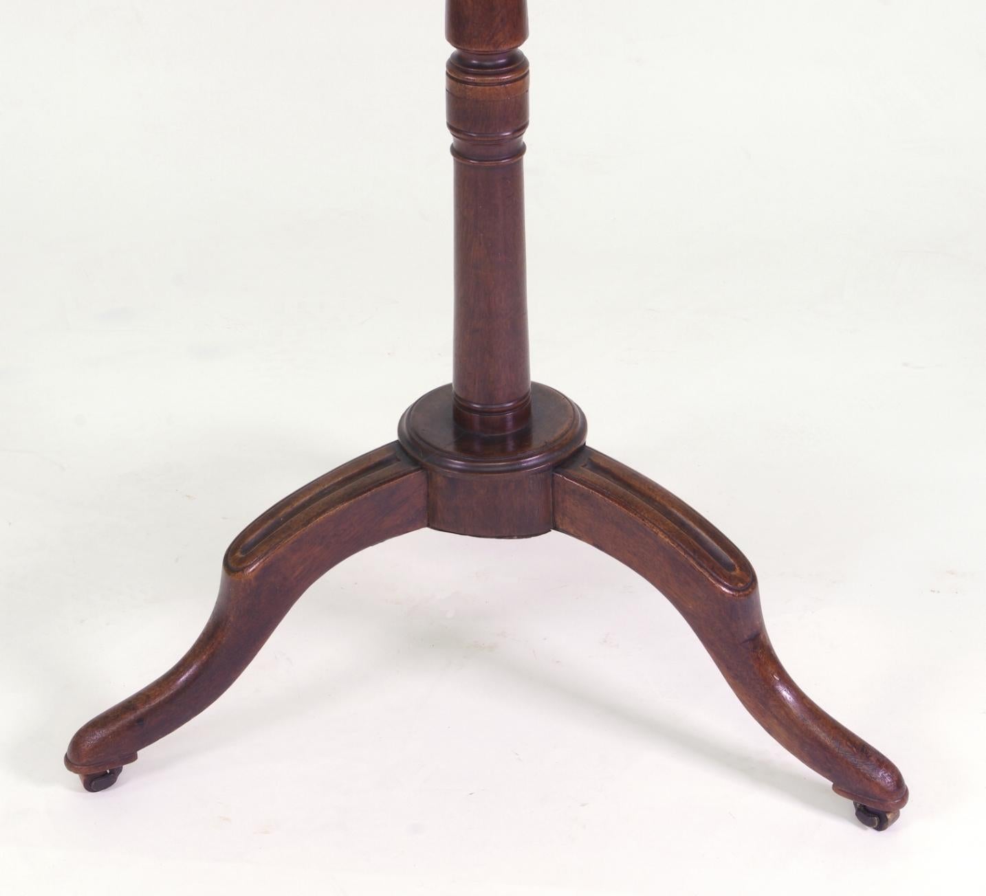 Early 19th Century Directoire Walnut Guéridon, by Jean-Pierre Dusautoy, circa 1800 For Sale