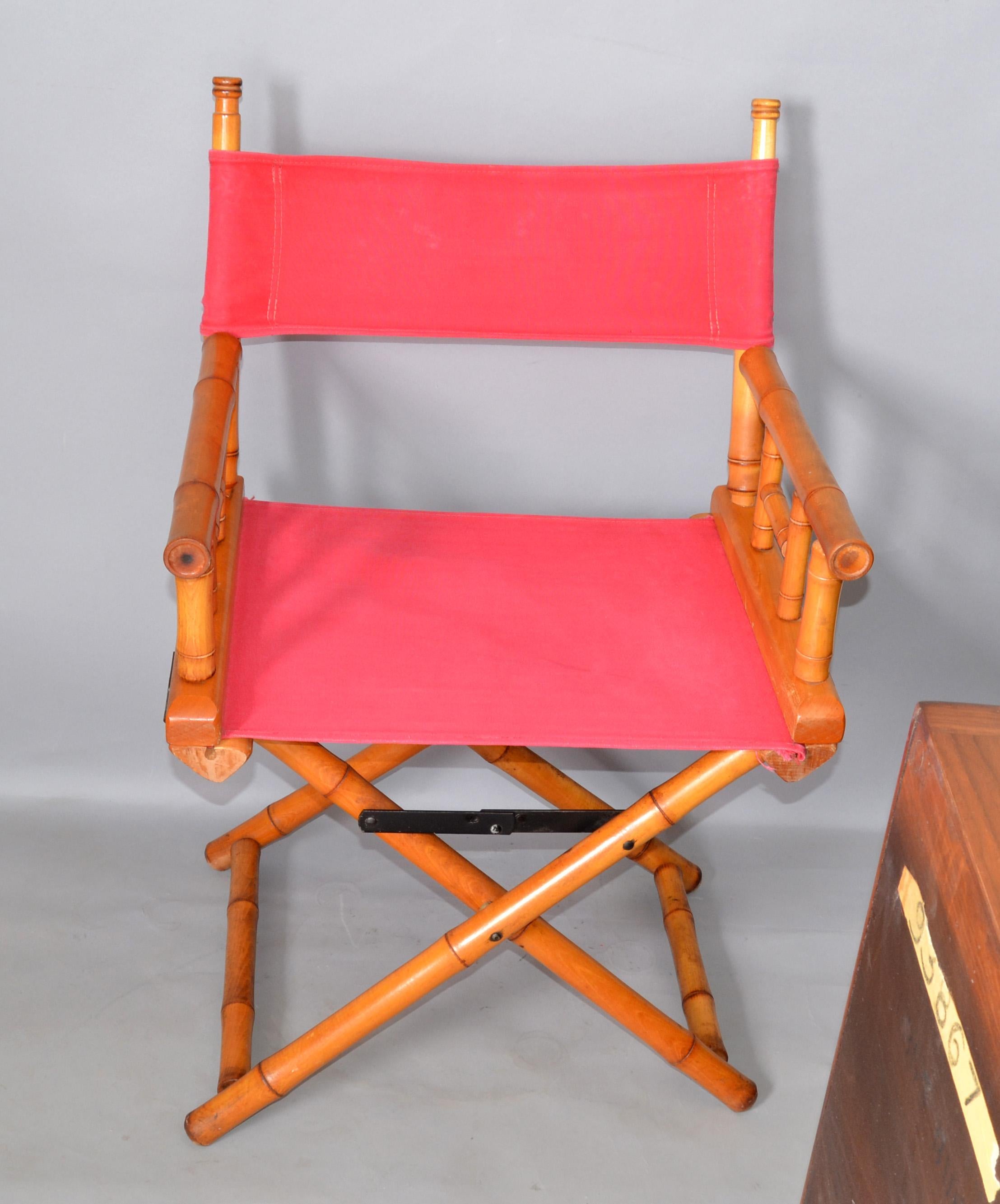 Directors Chair Bamboo Wood Coral Red Cotton Canvas Fabric Upholstery Foldable  In Good Condition For Sale In Miami, FL