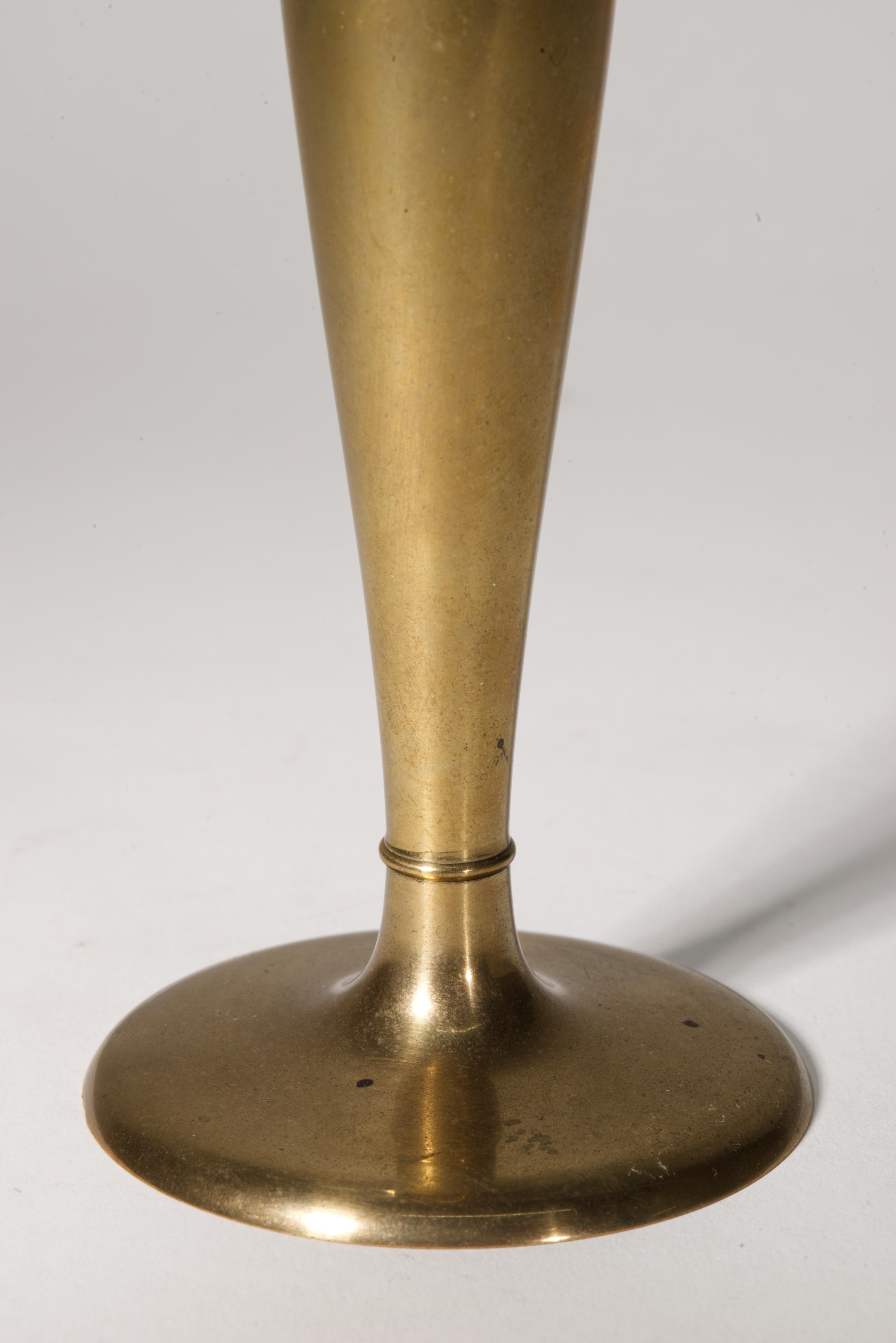 Vaso Dirilyte Art Deco Bronzo Soliflores In condizioni buone in vendita a Clifton Springs, NY