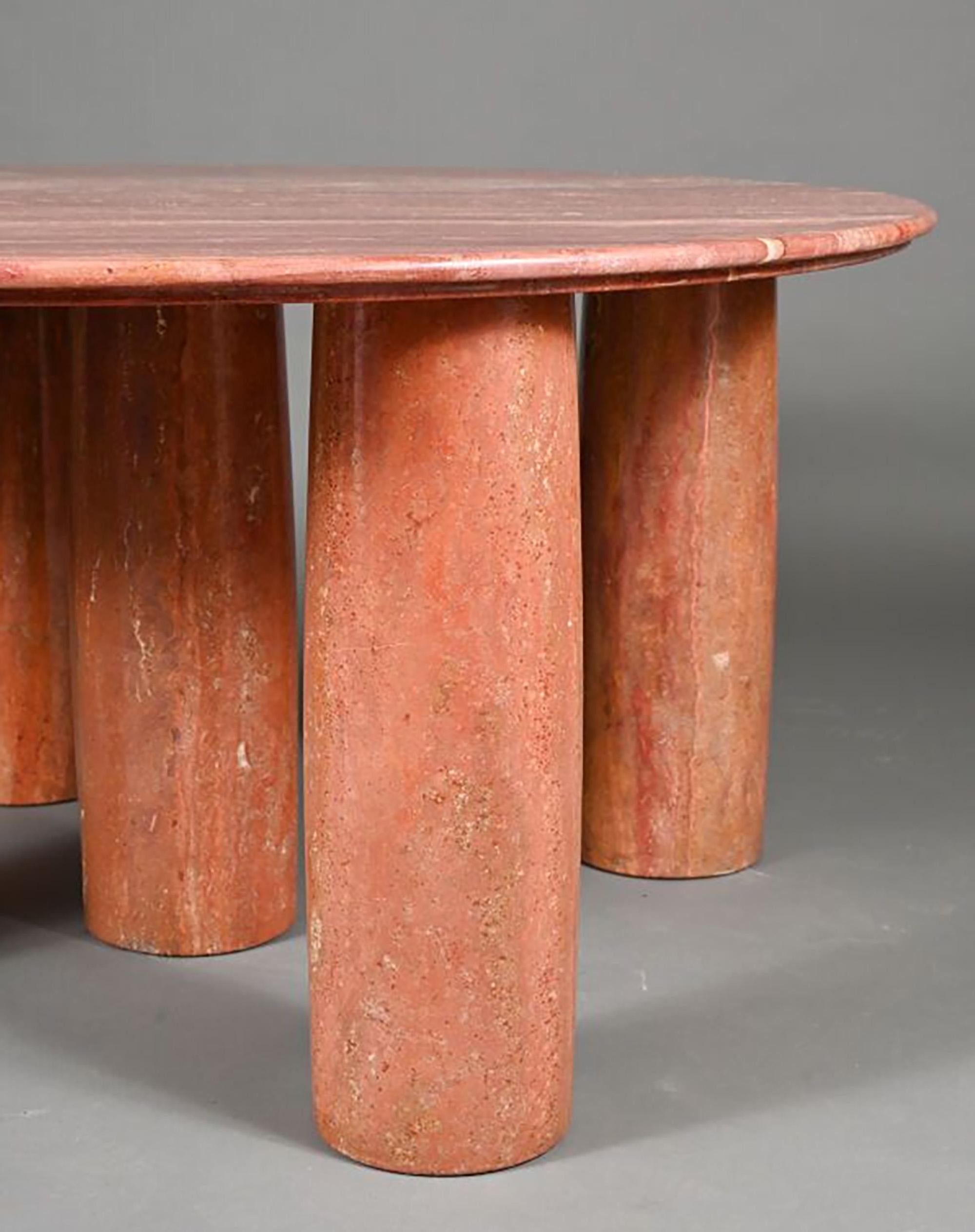 20ième siècle Table de salle à manger en travertin rouge IL COLONNATO par Mario Bellini Ed. Cassina 1970 en vente