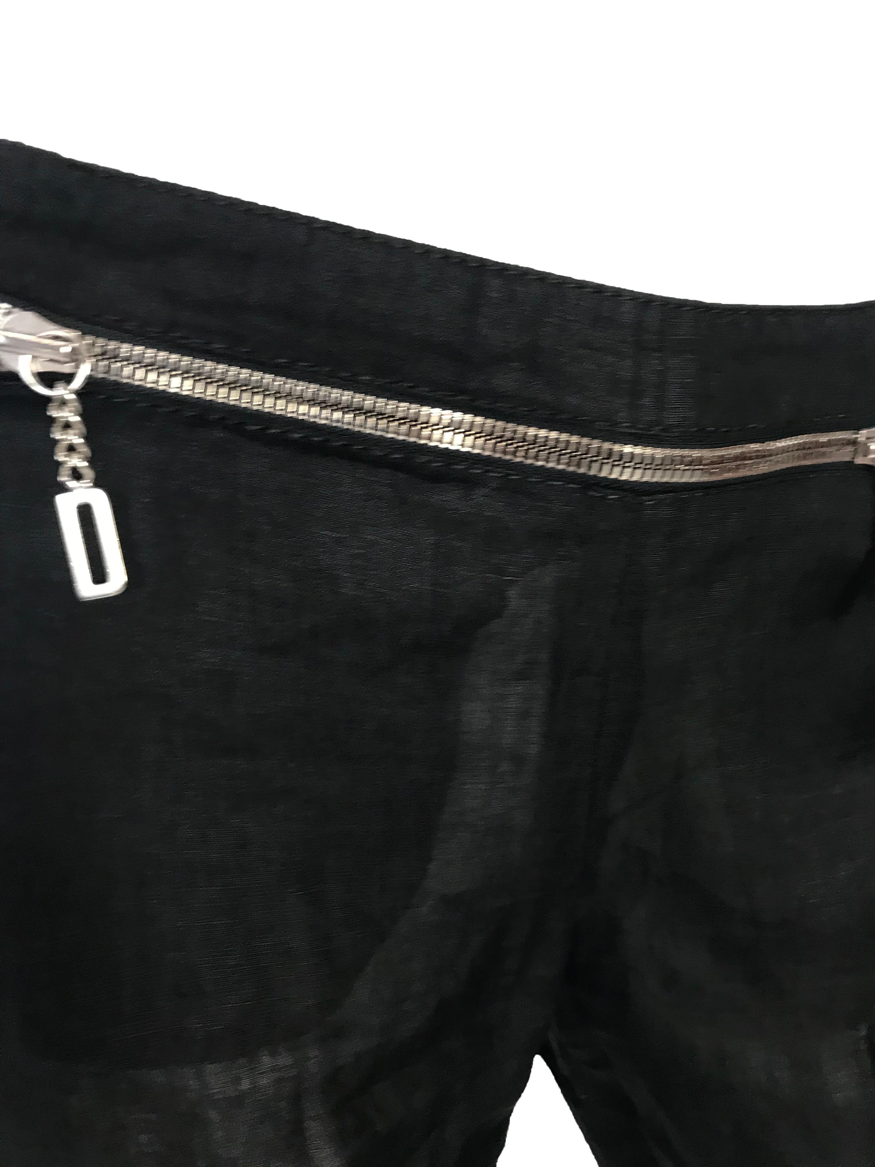 Dirk Bikkembergs black linen zipper pants
Made in Italy
Condition: Excellent
Size 42