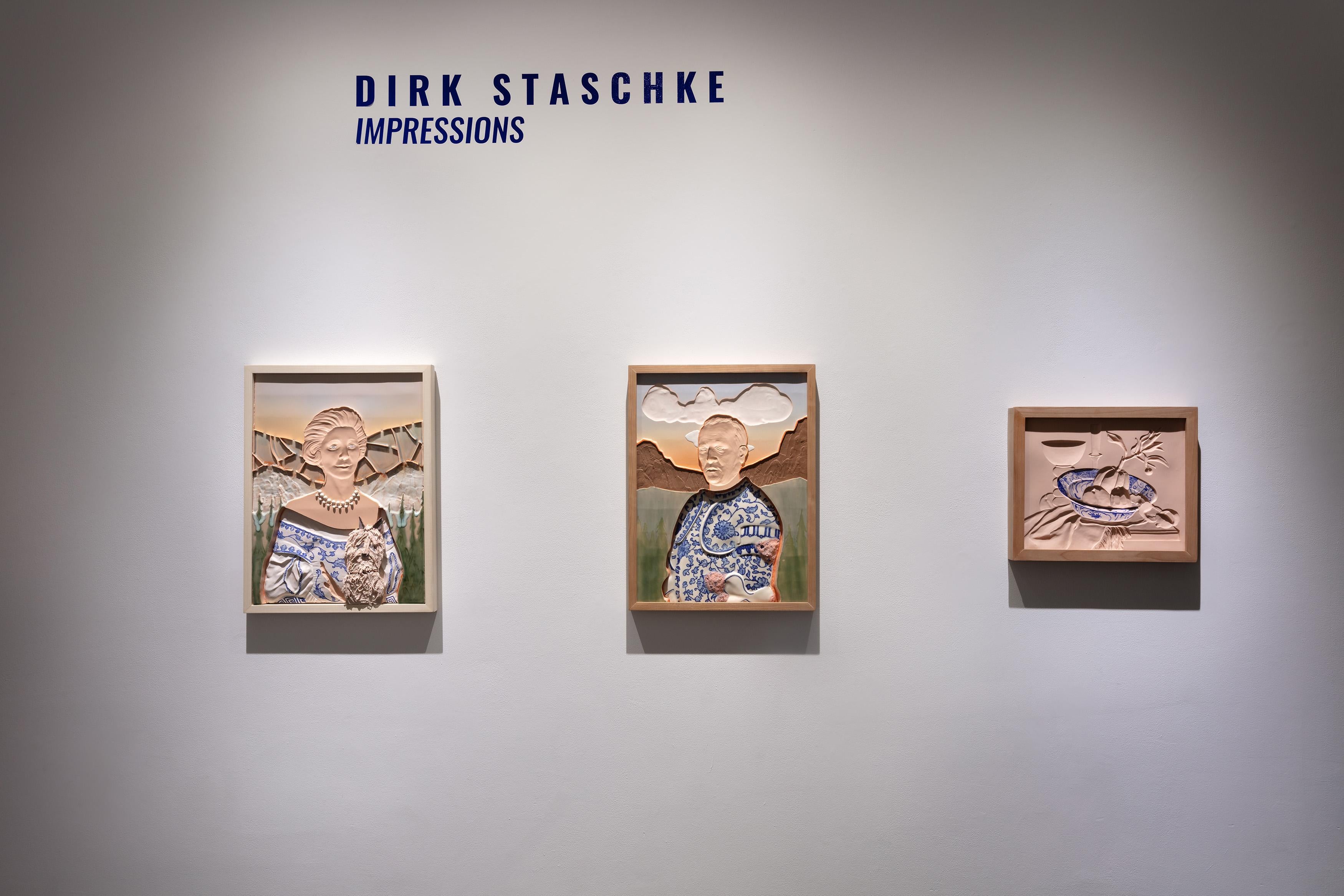 Nature morte inversée avec bol en céramique - Beige Figurative Sculpture par Dirk Staschke