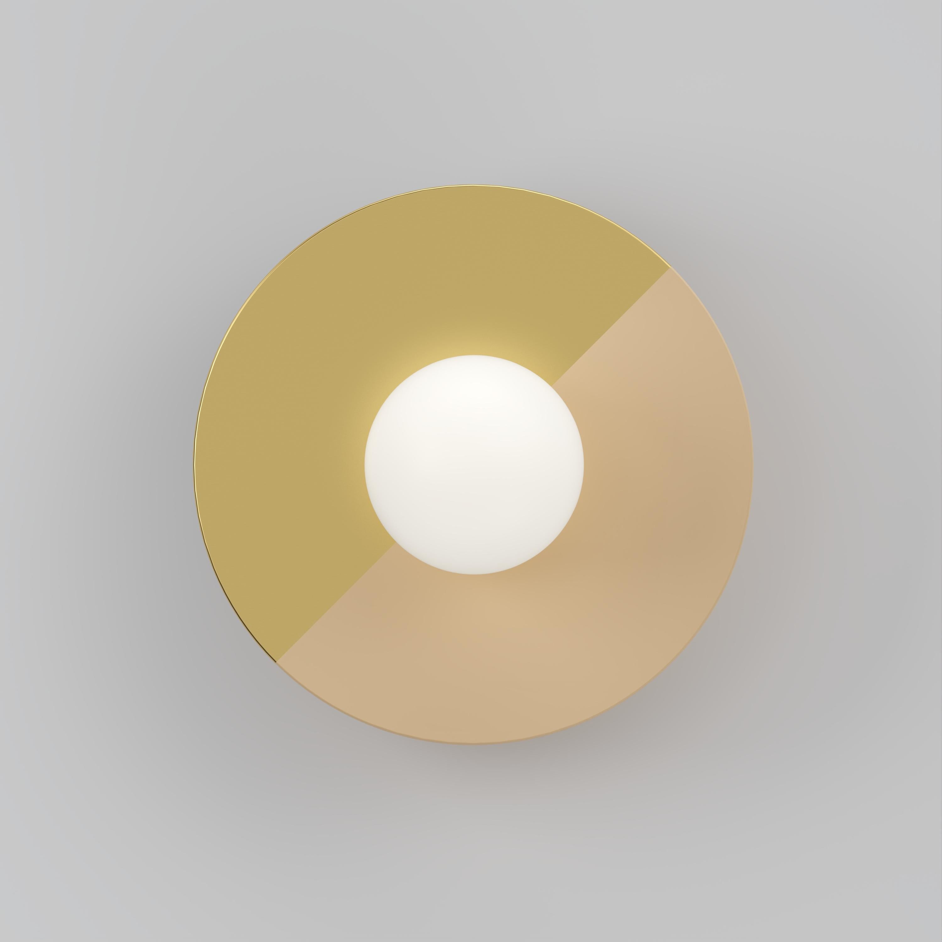 Applique Disc And Sphere in ottone semicolorato di Atelier Ati in vendita 1