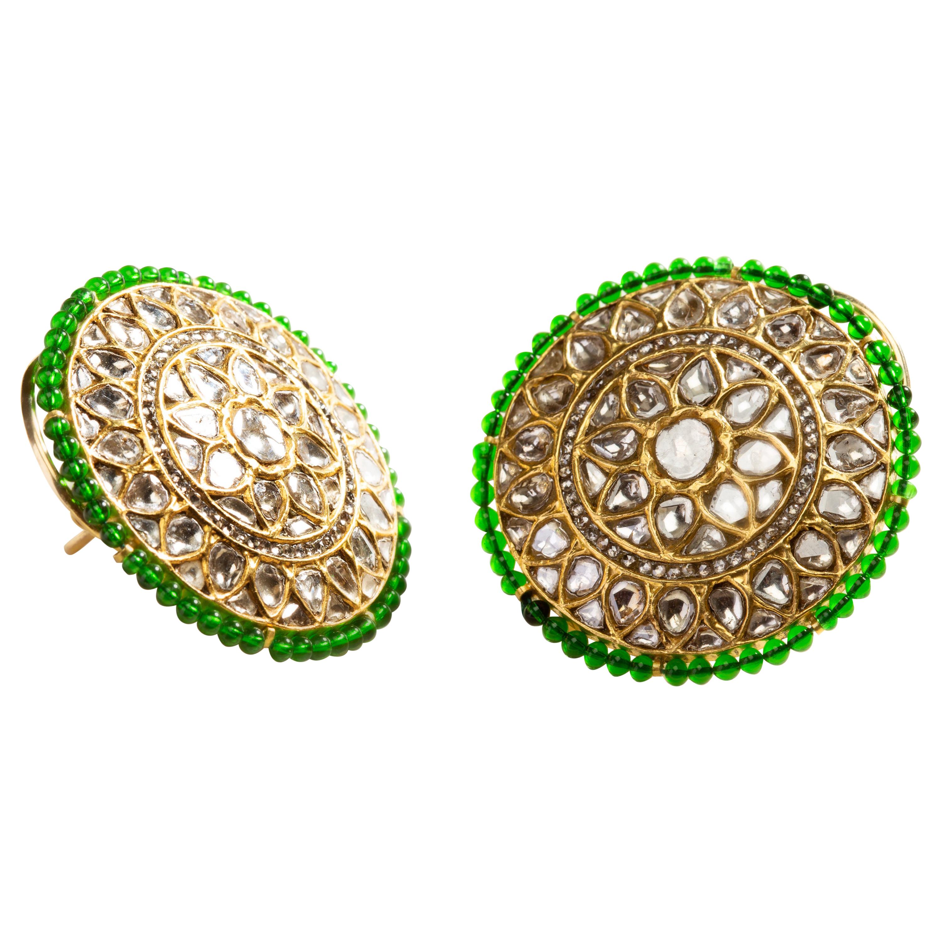 Disc Earrings in 18 Karat Yellow Gold and Uncut Diamonds For Sale