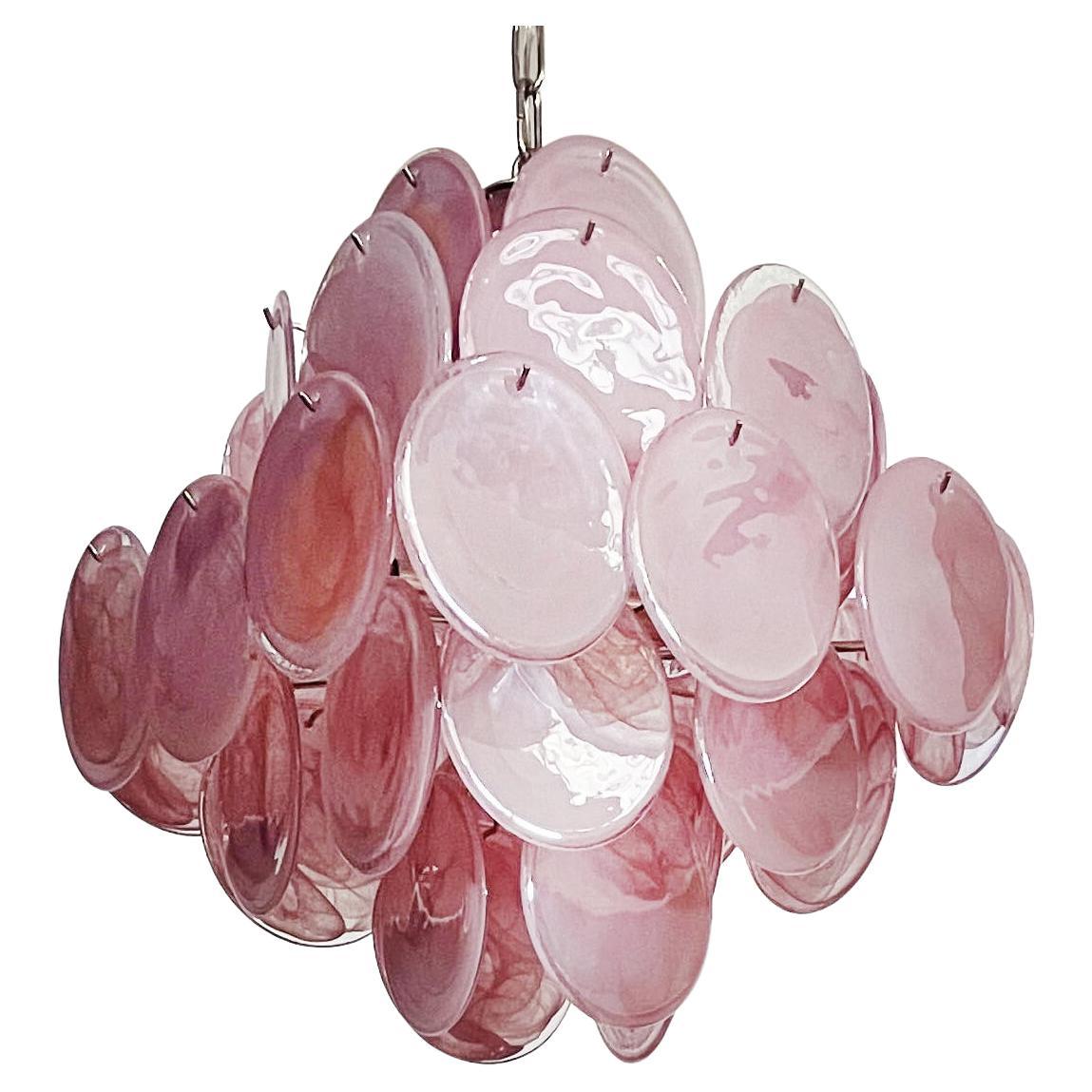 Lustre en verre rose à disques de style Vistosi. Murano