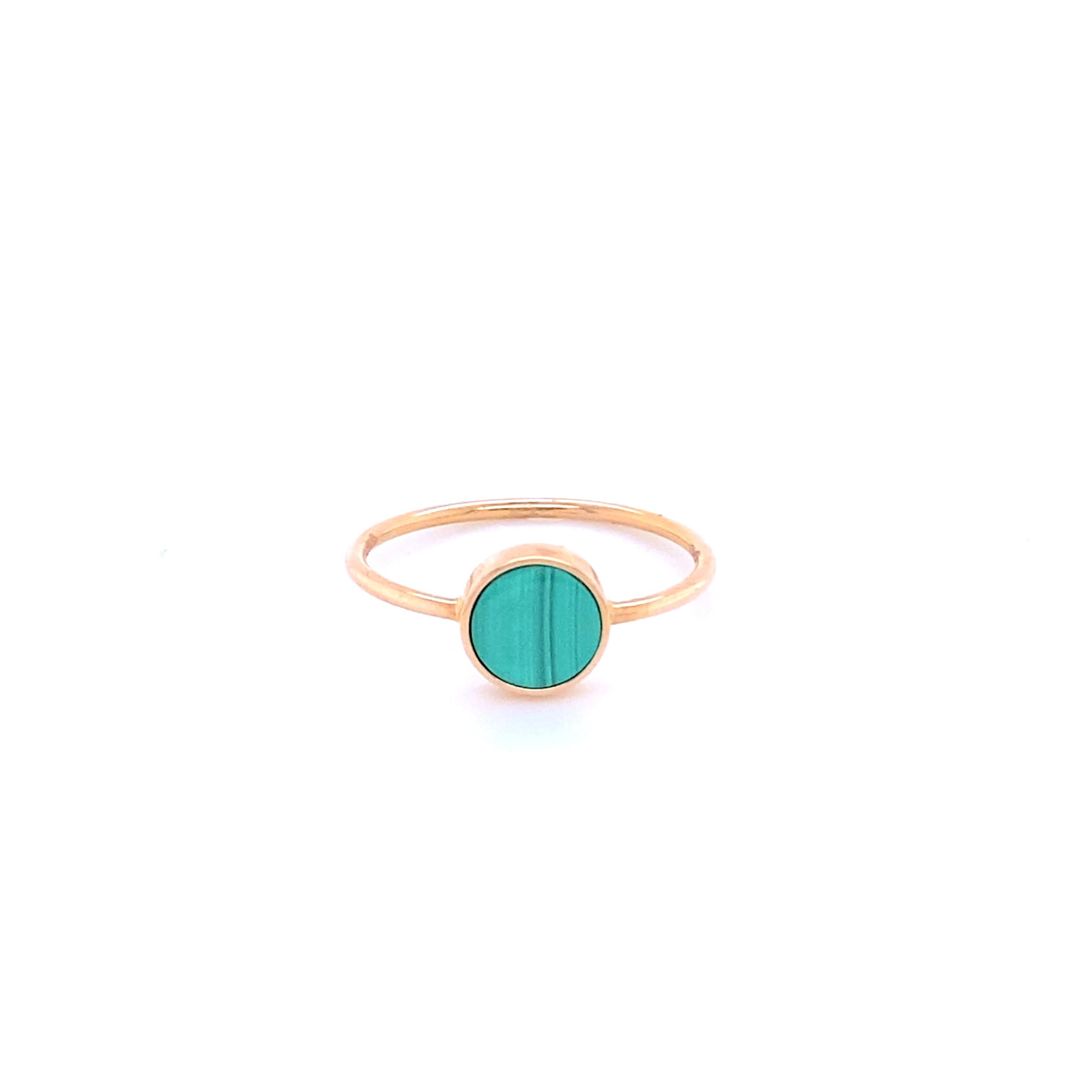Disc Ring in 18 Carat Pink Gold and Malachite

The pattern size is 6mm. It is a variation of natural stones and original and graphic shapes. We play with colors, we combine them, we wear them in accumulation... for a colorful life!
The benefits of