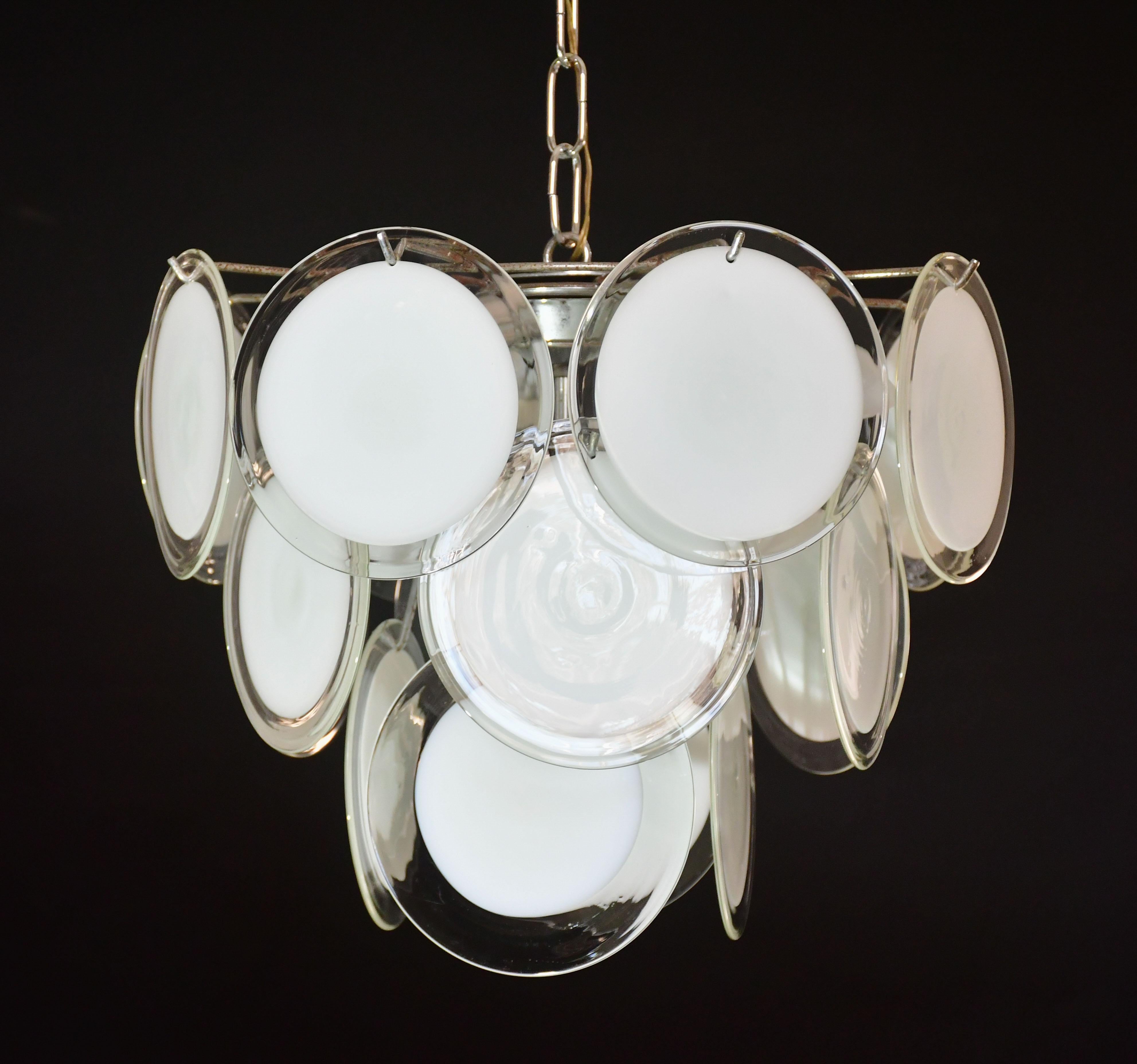 Kronleuchter aus weißem Muranoglas von Vistosi (Europäisch) im Angebot