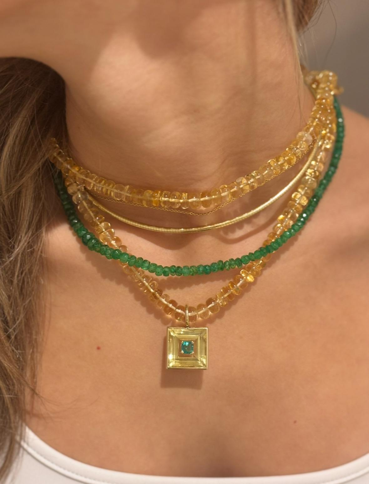 Taglio misto Ciondolo DISCO, Citrino con smeraldo e oro 14k in vendita