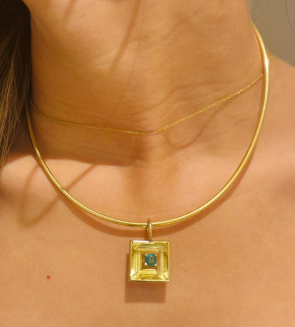 Ciondolo DISCO, Citrino con smeraldo e oro 14k In condizioni Nuovo in vendita a New York, NY