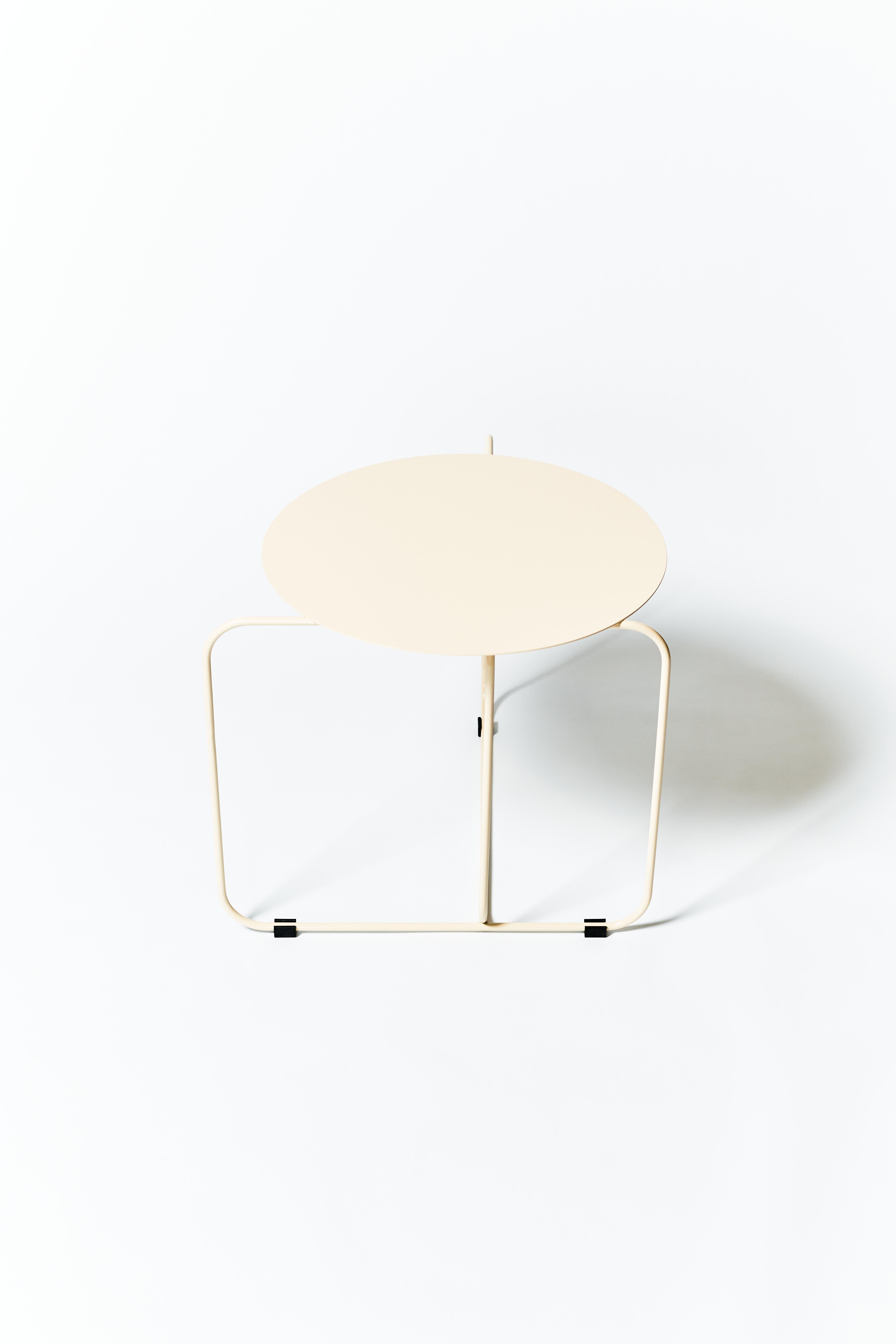 Disco Side table by Estudio Few In New Condition For Sale In Mesquita, BR