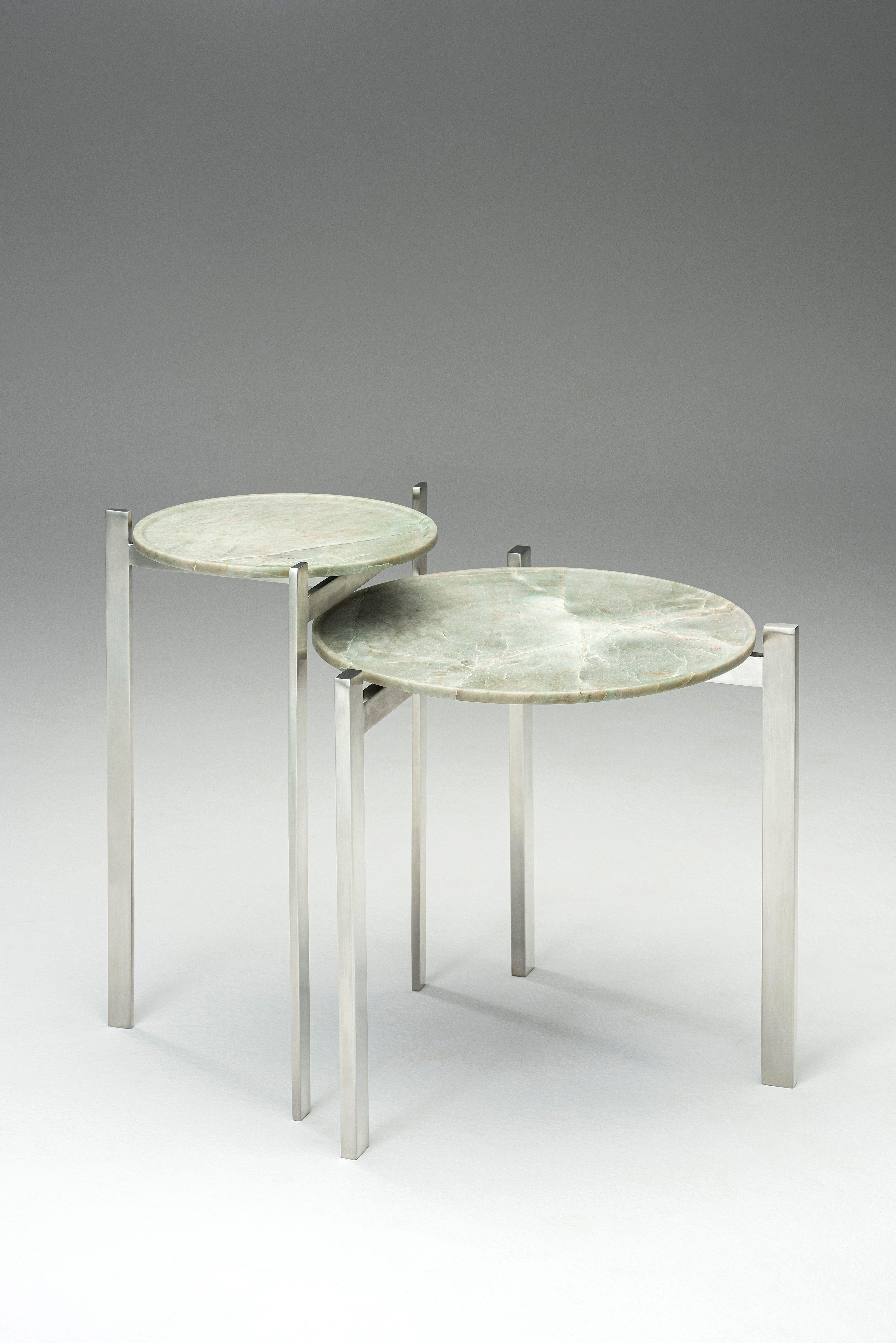 Mesa auxiliar Disco, baja - 2024, piedra y acero inoxidable - by Zanini de Zanine Cepillado en venta