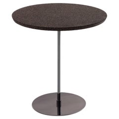 Table d'appoint Disco en onix et liège noir caoutchouc par Decarvalho Atelier