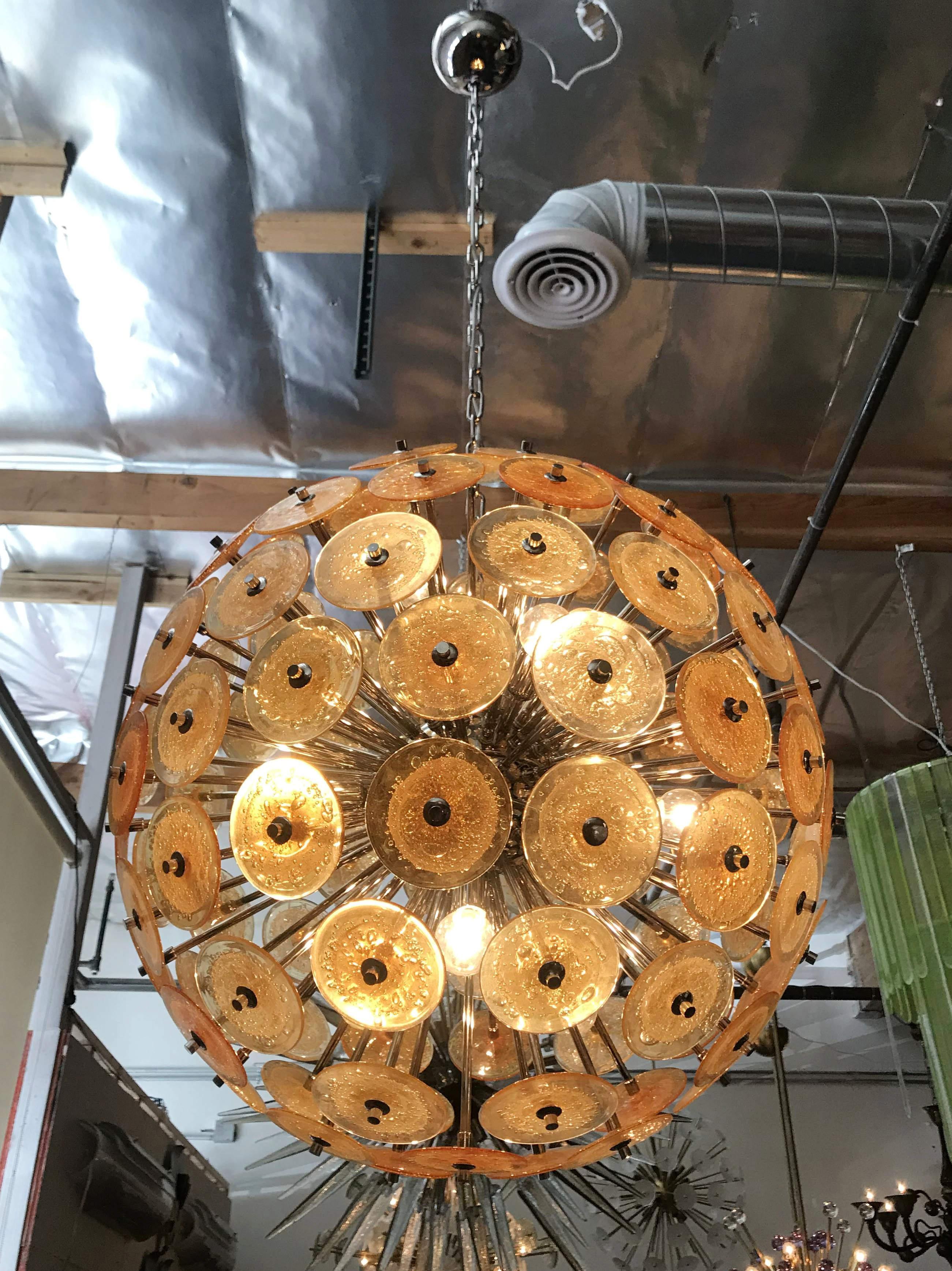XXI secolo e contemporaneo Lampadario Disco Sputnik di Fabio Ltd in vendita