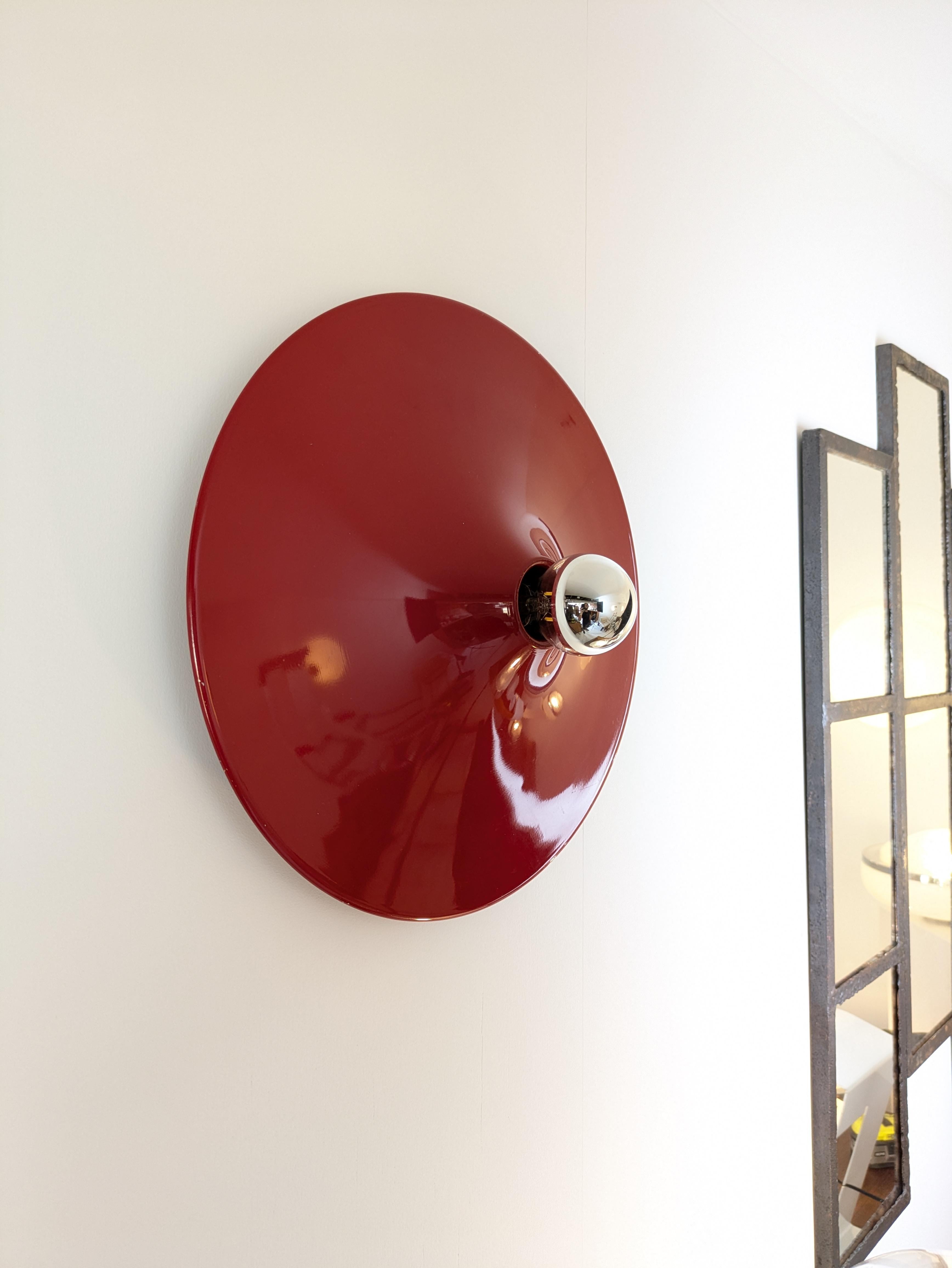 Disco Stilnovo, Gianluigi Gorgoni, Piatto rosso Applique o plafoniera Italia, 1970 in vendita 1