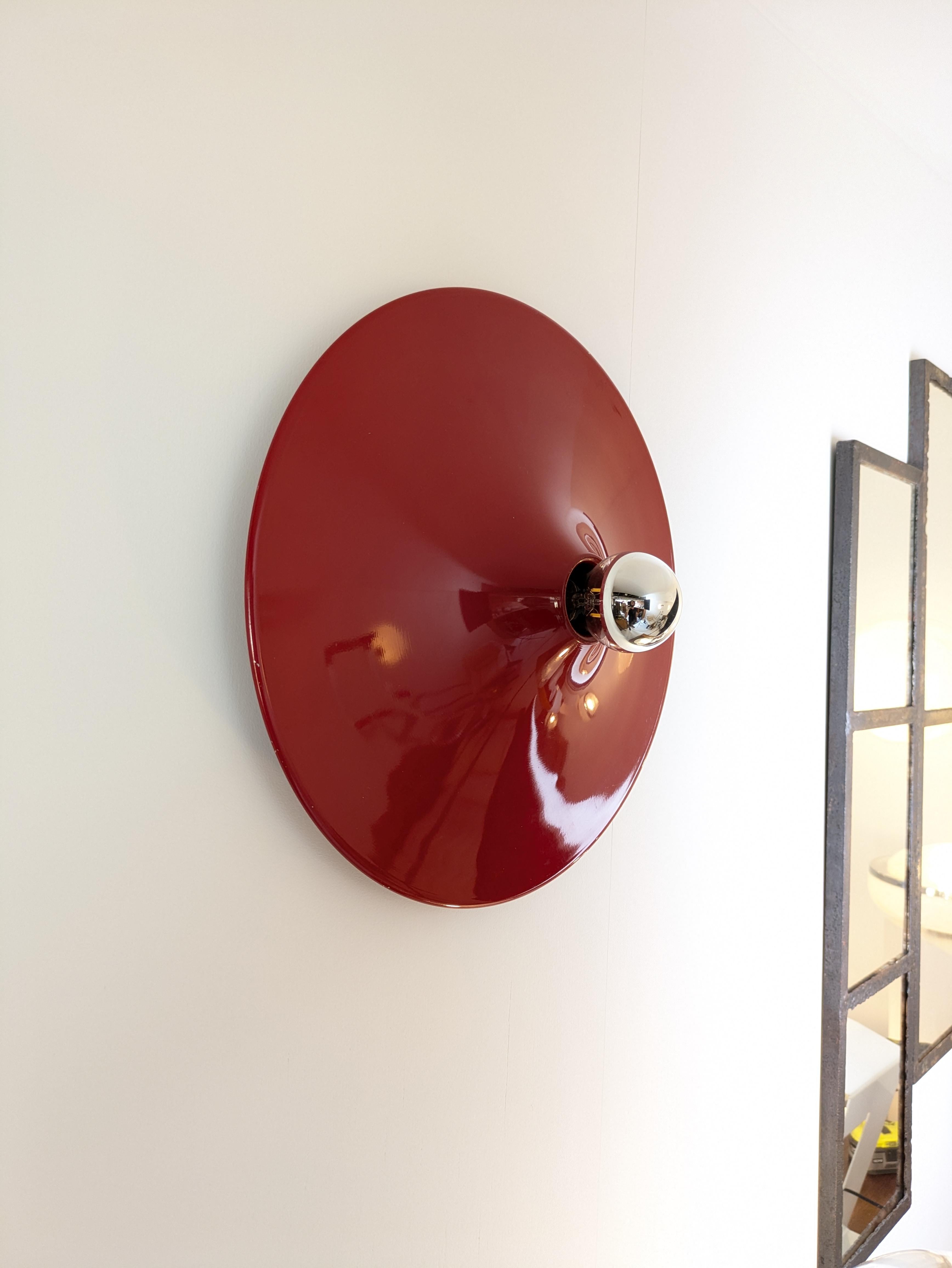 Disco Stilnovo, Gianluigi Gorgoni, Piatto rosso Applique o plafoniera Italia, 1970 in vendita 2