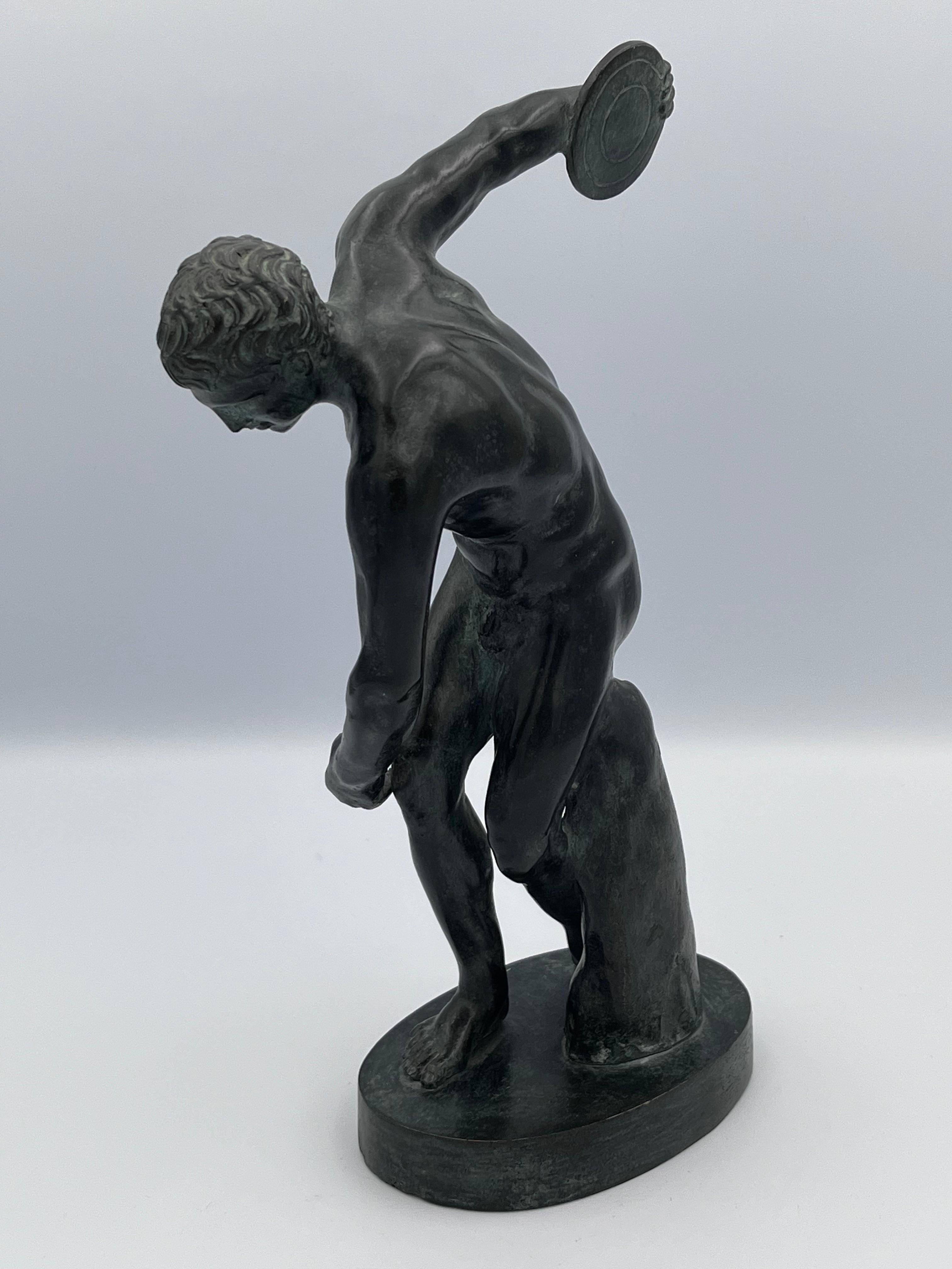 Discobolus Diskuswerfer Classic Bronze-Skulptur (Gegossen) im Angebot