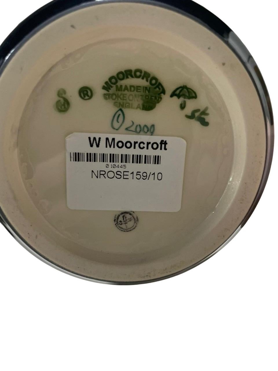 DISCONTINUED MOORCROFT Nacht ROSE-Muster von Nicola Slaney, datiert 2000. Boxen (Englisch) im Angebot