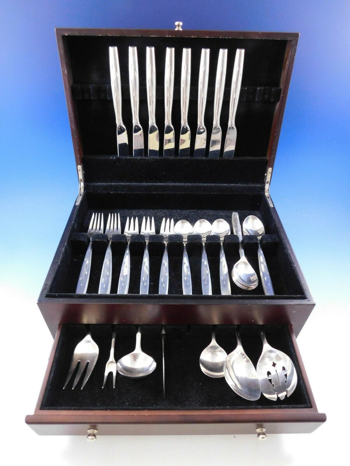 Discovery by Wallace sterling silver flatware set, 47 pieces. This set includes:

8 Dinner Knives, 9 1/2
