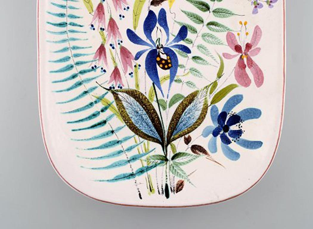 Scandinavian Modern Dish Decorated with Flowers, Stig Lindberg, Gustavsberg Studio, Faience, 1940s 