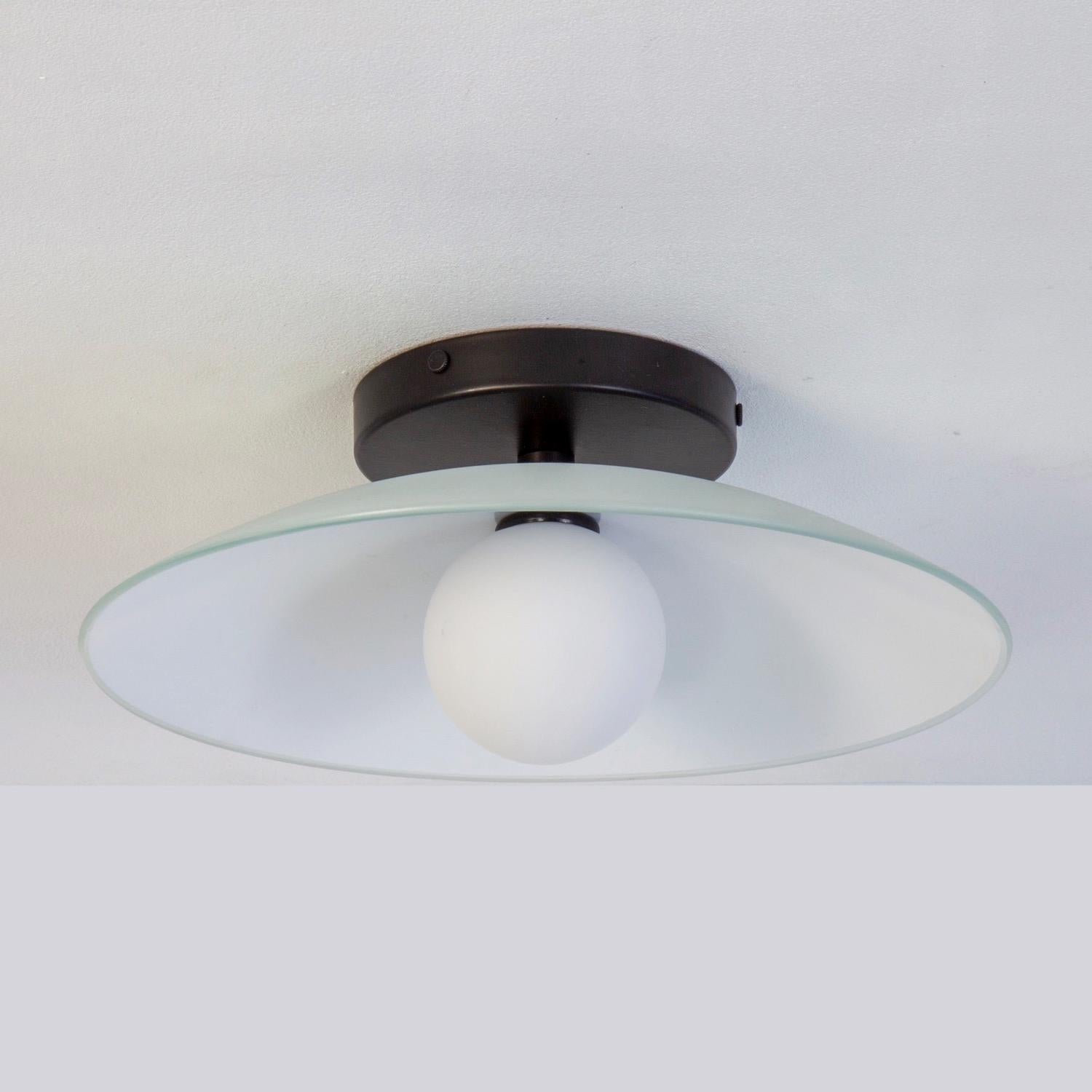 Moderne Dish Flush Mount, by Research.Lighting, Black, 3in Glass Globe, Made to order en vente