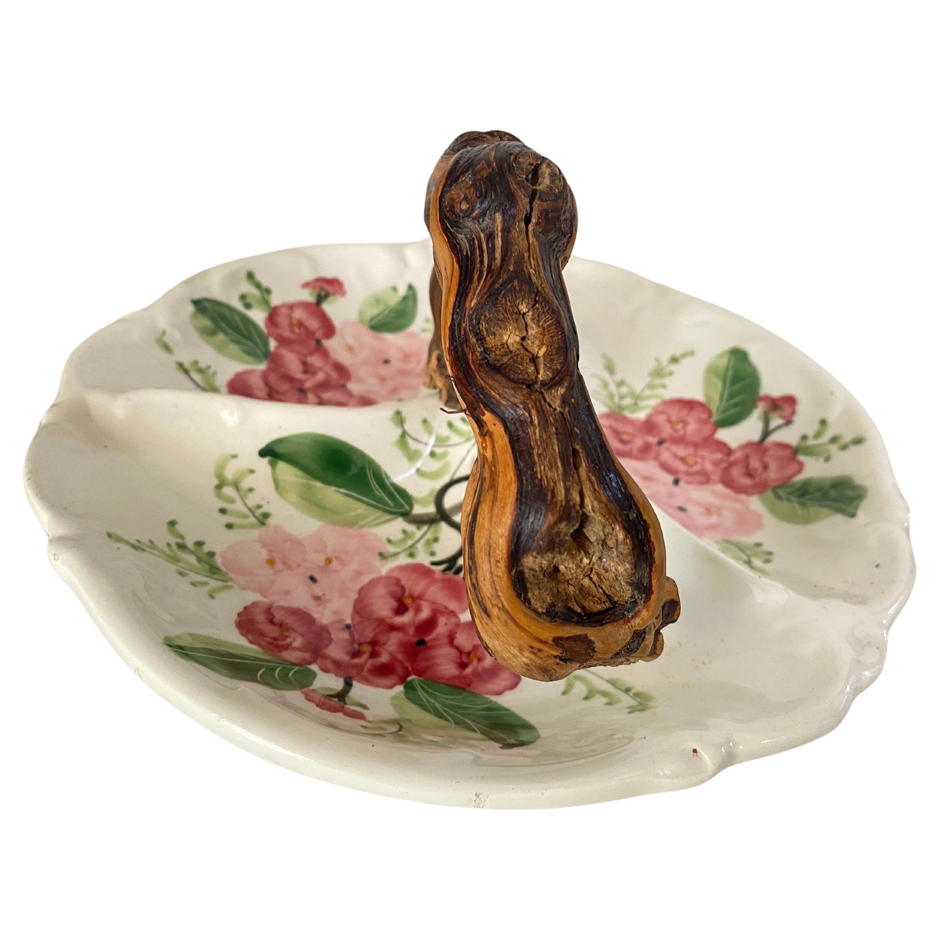 Dish in Italian Ceramic Pink and Green Colors 20th Flowers Wine wood Handle For Sale