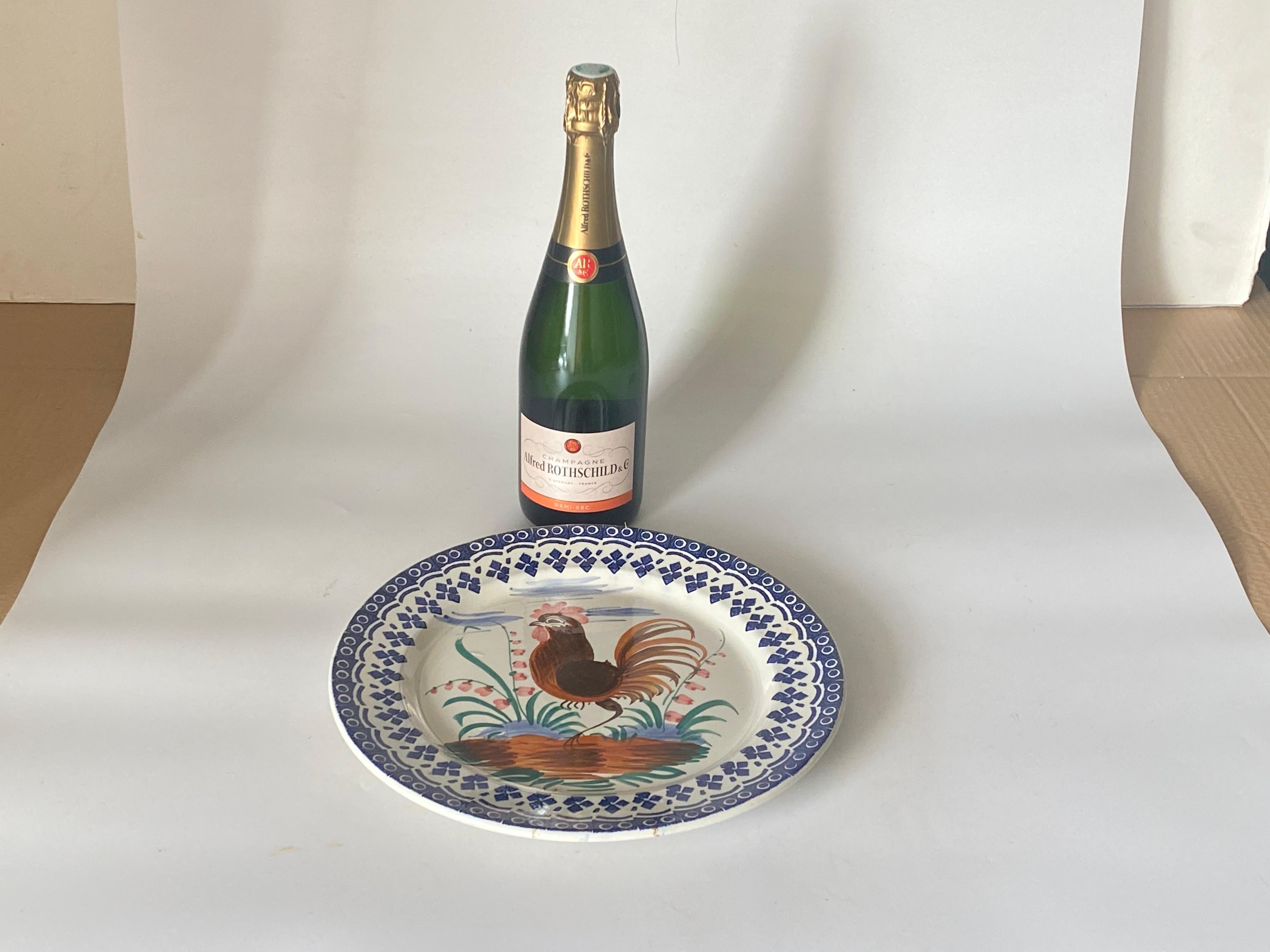Faïence Plat  Coq en faïence italienne de couleur brune et verte du 19e siècle en vente