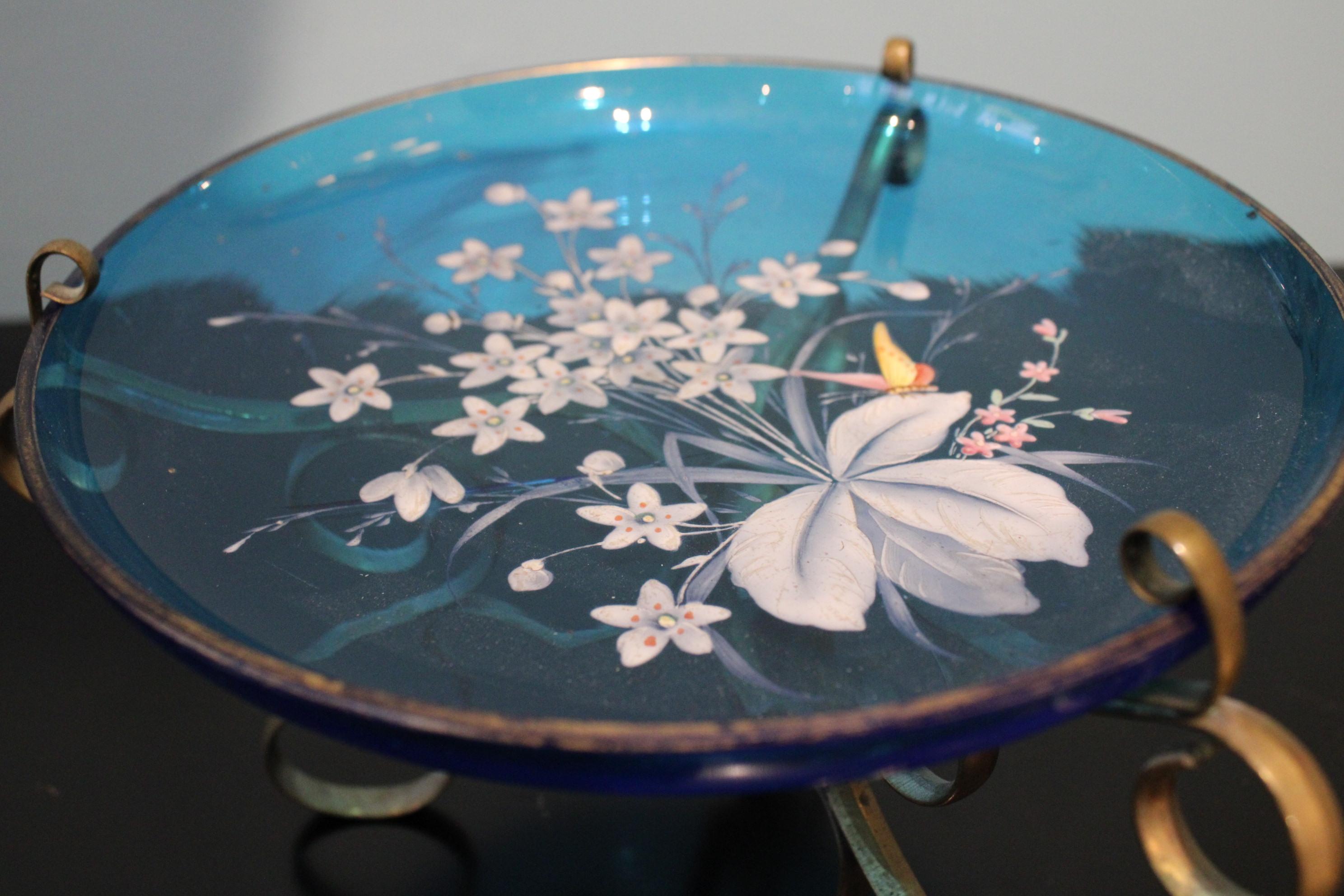 Dish with Blue Glassware and Sculpted Metal In Good Condition For Sale In Paris, FR