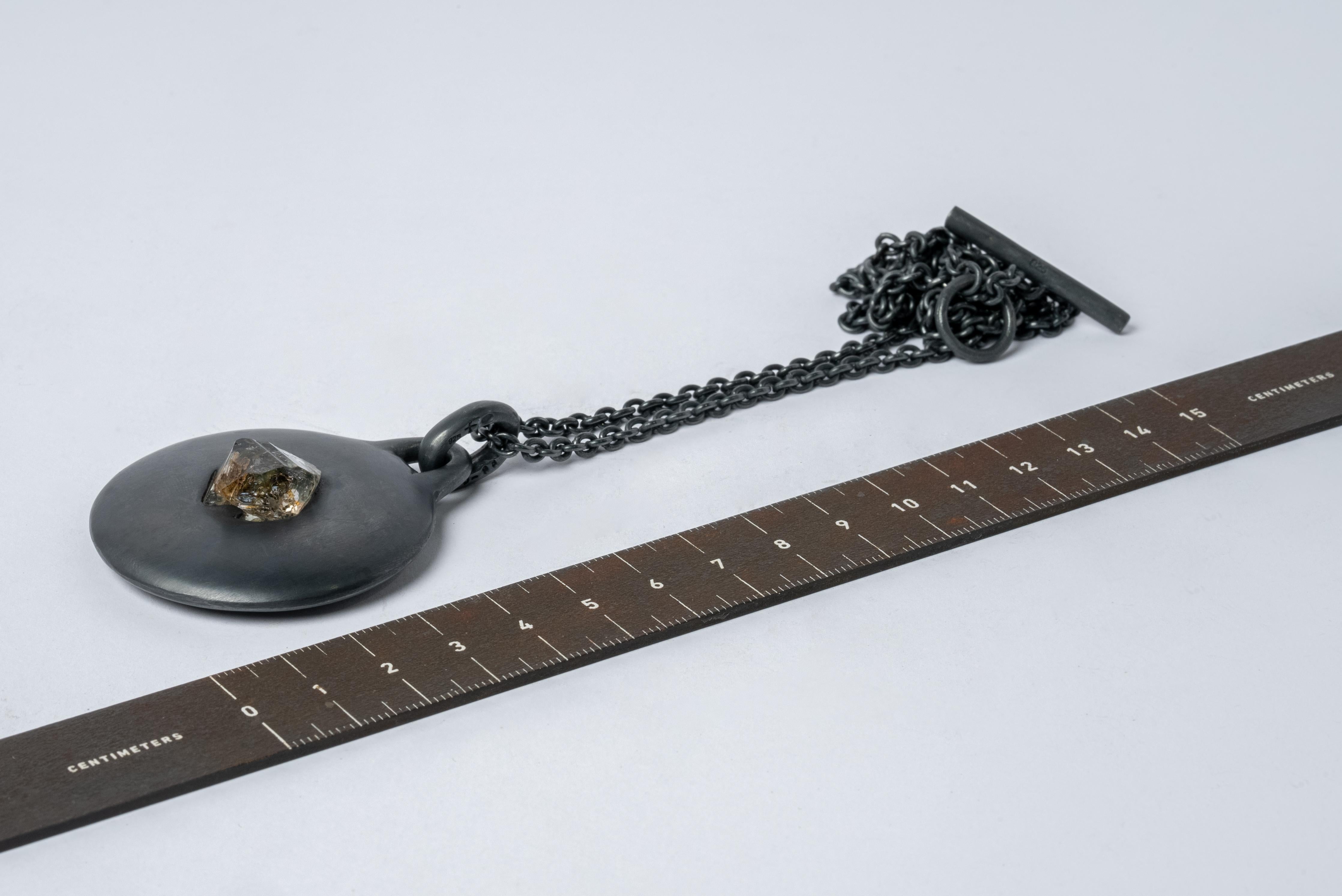 Disk Necklace (45mm, Petroleum Quartz, KA+PQ) In New Condition For Sale In Paris, FR