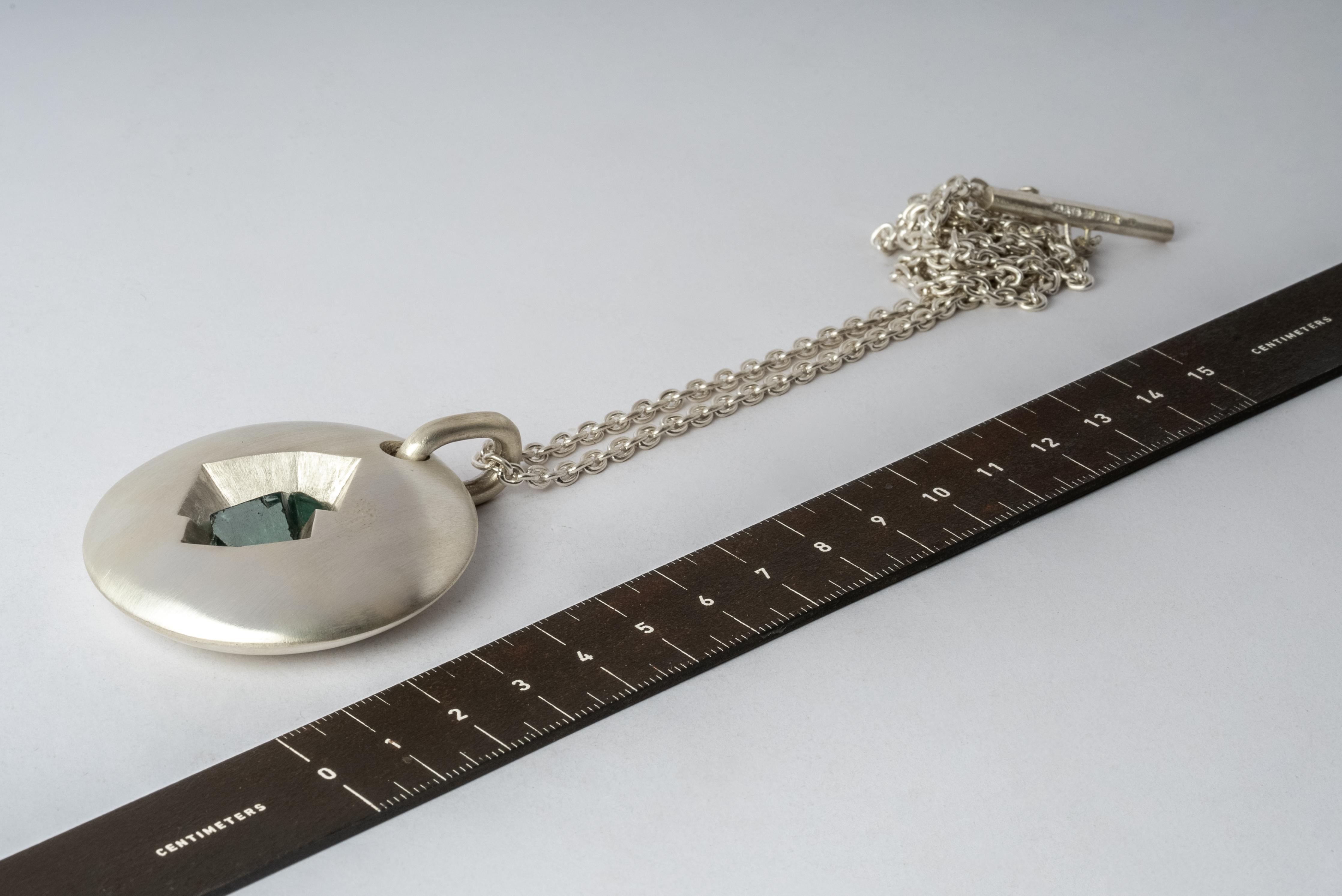 Disk Necklace (50mm, Flourite, MA+FLO) In New Condition For Sale In Paris, FR