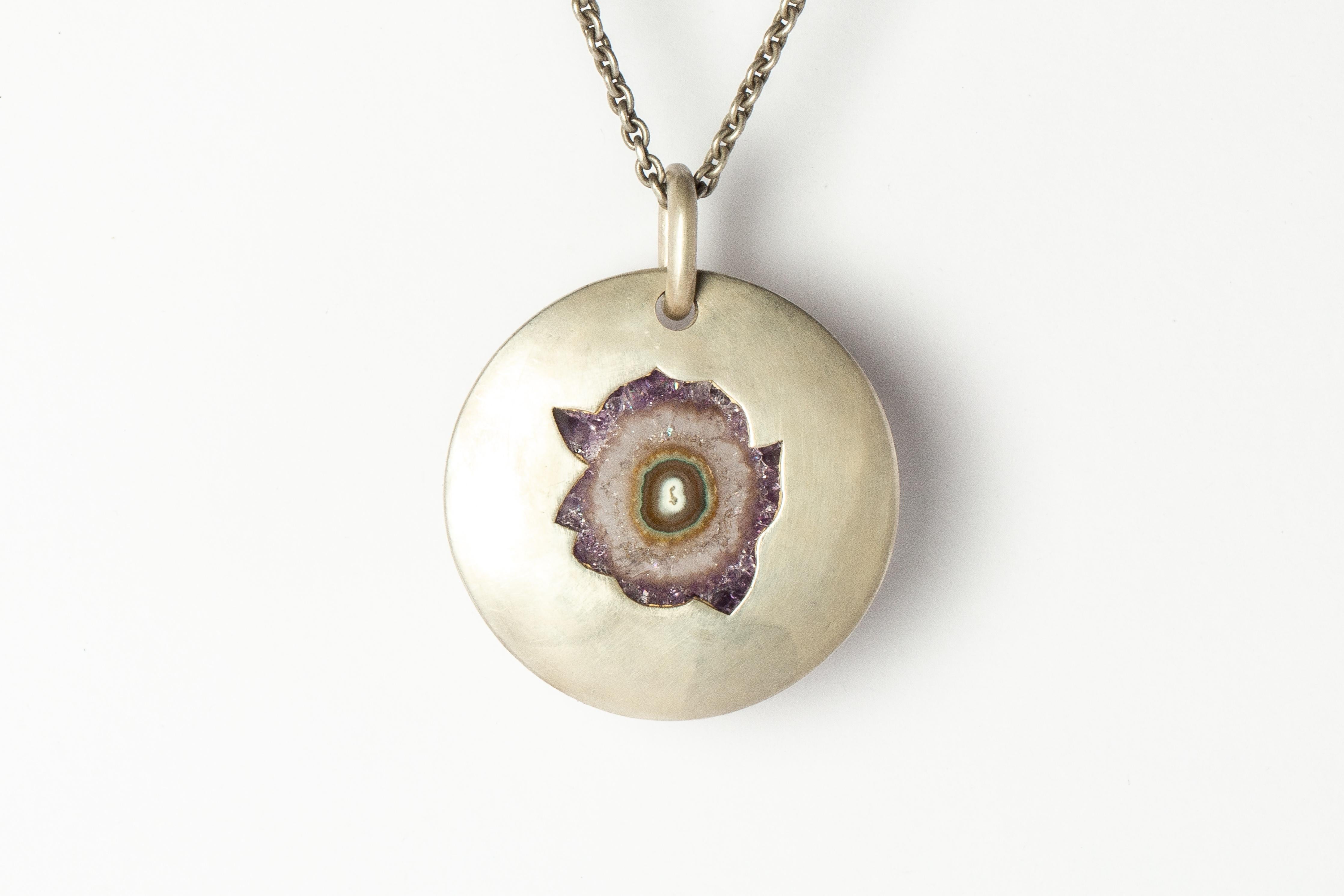 Disk Necklace (Amethyst Cross Section Stalactite, DA+AMEC) In New Condition For Sale In Paris, FR