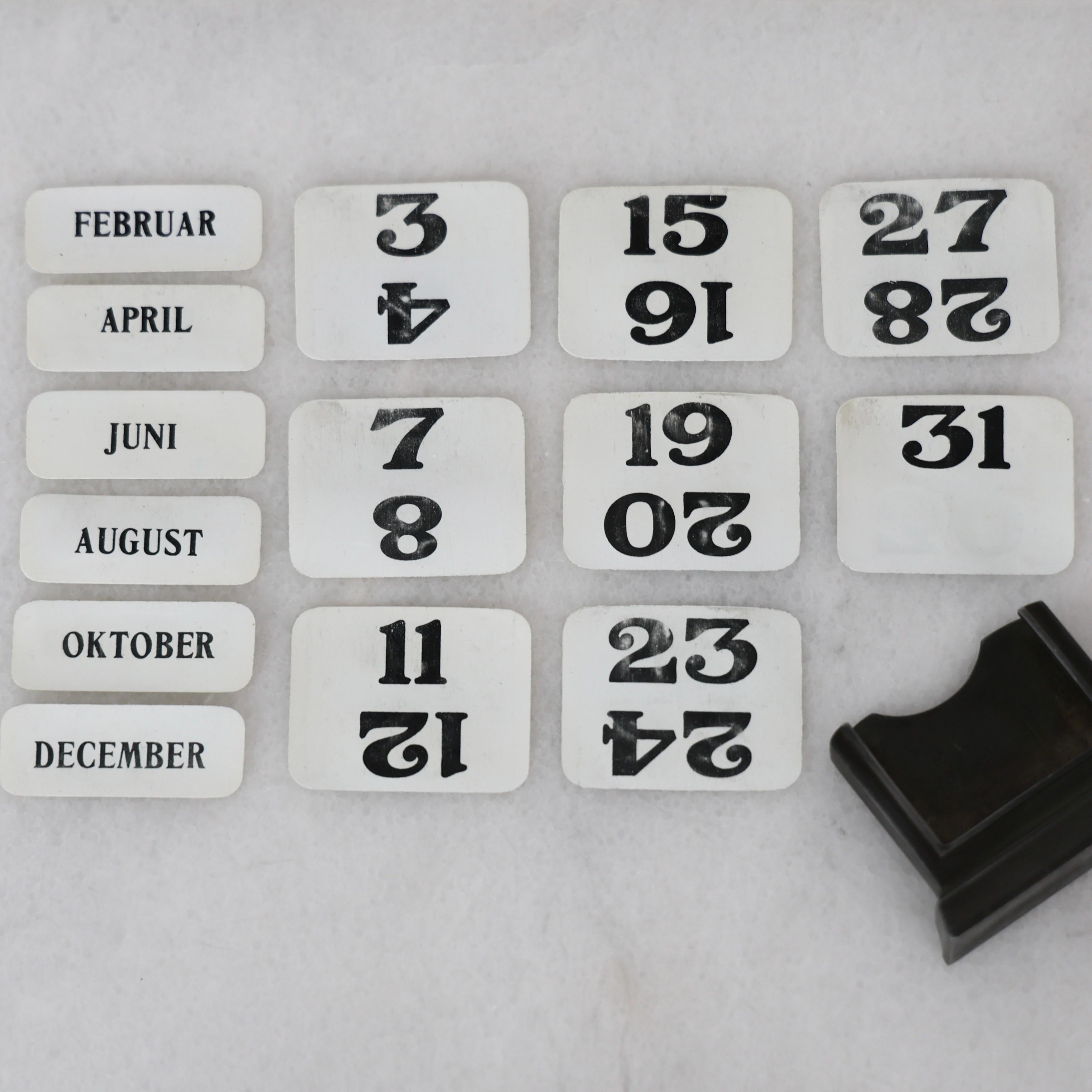 Porta-calendario da scrivania Diskometal di Just Andersen, anni '40, Danimarca in vendita 2