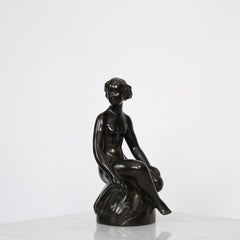 Diskometalle Figur 'Frau auf Stein' von Just Andersen, 1930er Jahre, Dänemark