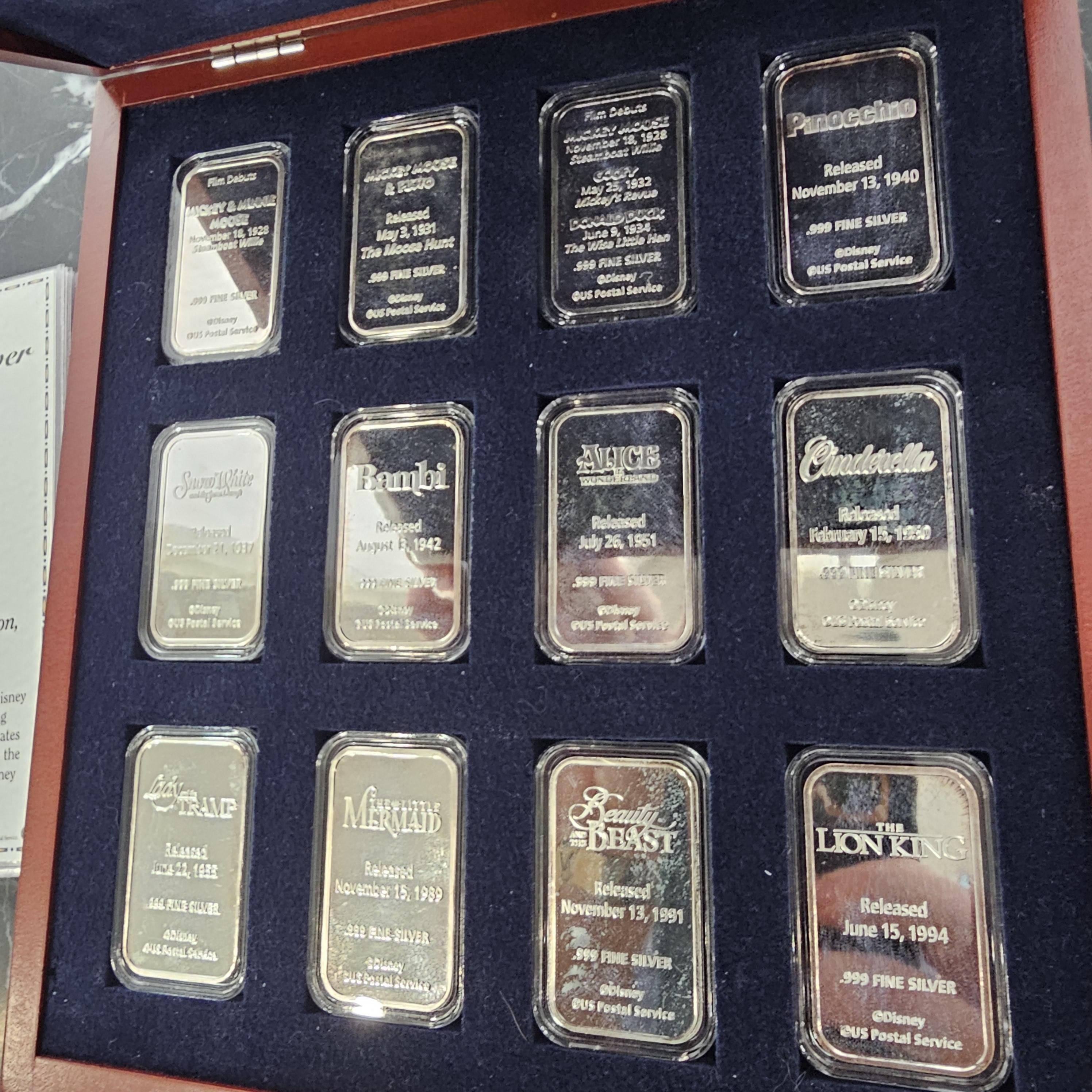 Disney 12oz 999 Silver Ingot Bar Enamel Box Set Mickey Mermaid Lion King Bambi Bon état - En vente à Northbrook, IL