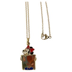 Collar colgante con esmalte de Minnie Mouse en oro amarillo de 18 quilates Disney