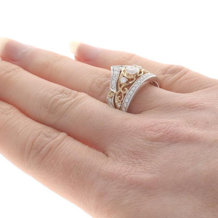 Bague de fiancailles et alliance Disney Cinderella Tiara en or blanc 14 carats En vente sur 1stDibs bague fiancaille disney bague de fiancaille disney bague fiancaille femme disney