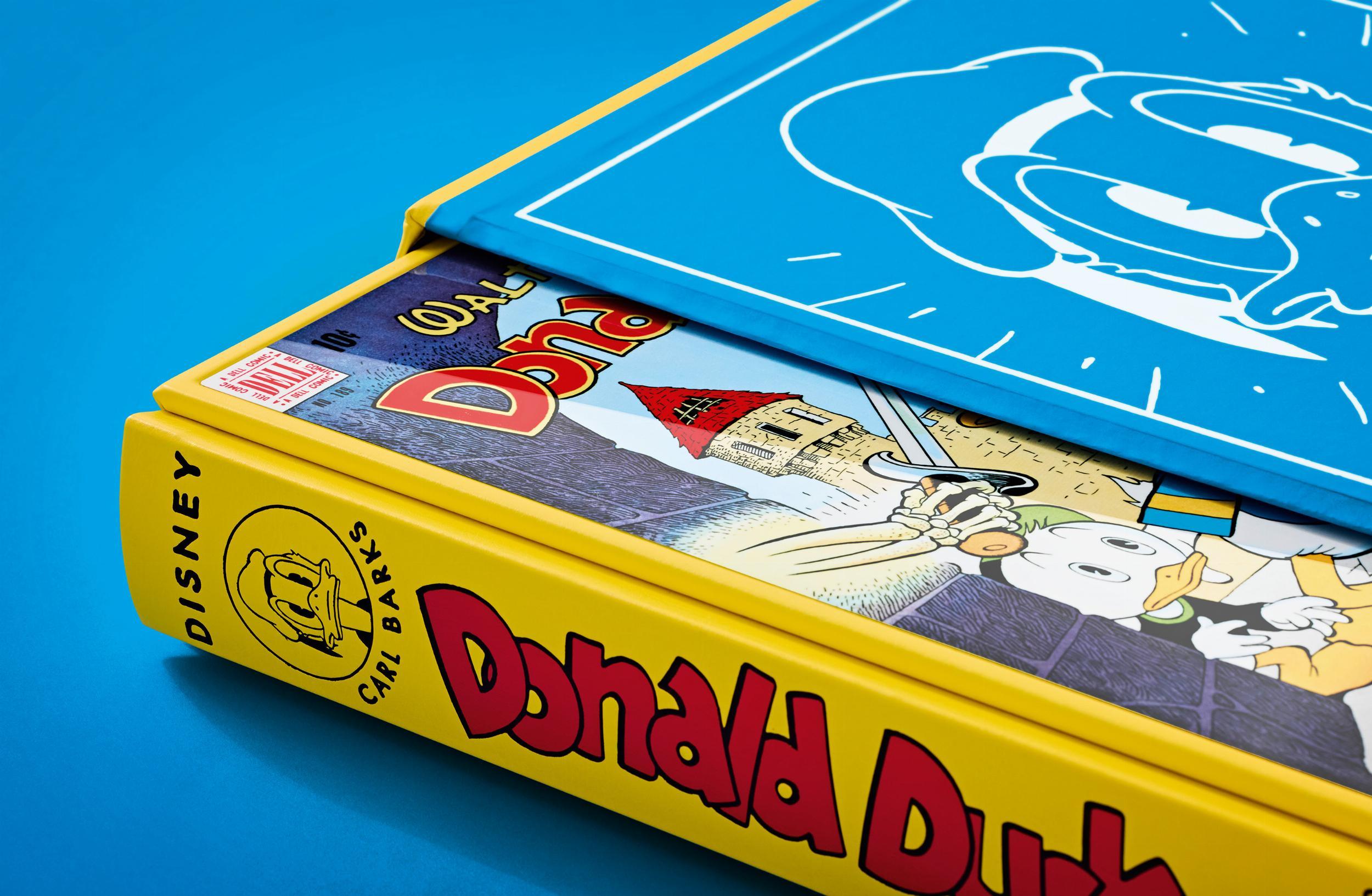 Édition collector de 1 000 exemplaires numérotés.
Couverture rigide avec impression en aluminium insérée dans un dos en similicuir, gaufrage à chaud, sous étui, 11 x 15,6 pouces, 11,9 livres, 636 pages.

Le favori à plumes de Disney dans les