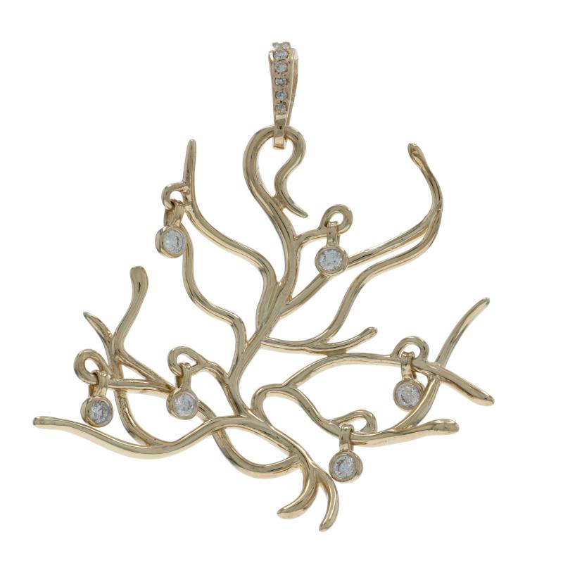 Marque : Disney

Contenu du métal : Or jaune 10k

Informations sur les pierres

Diamants naturels
Carat(s) : .50ctw
Coupe : Brillant rond
Couleur : G - H
Clarté : SI1 - SI2

Total des carats : .50ctw

Thème : Vignes en forme libre, corail