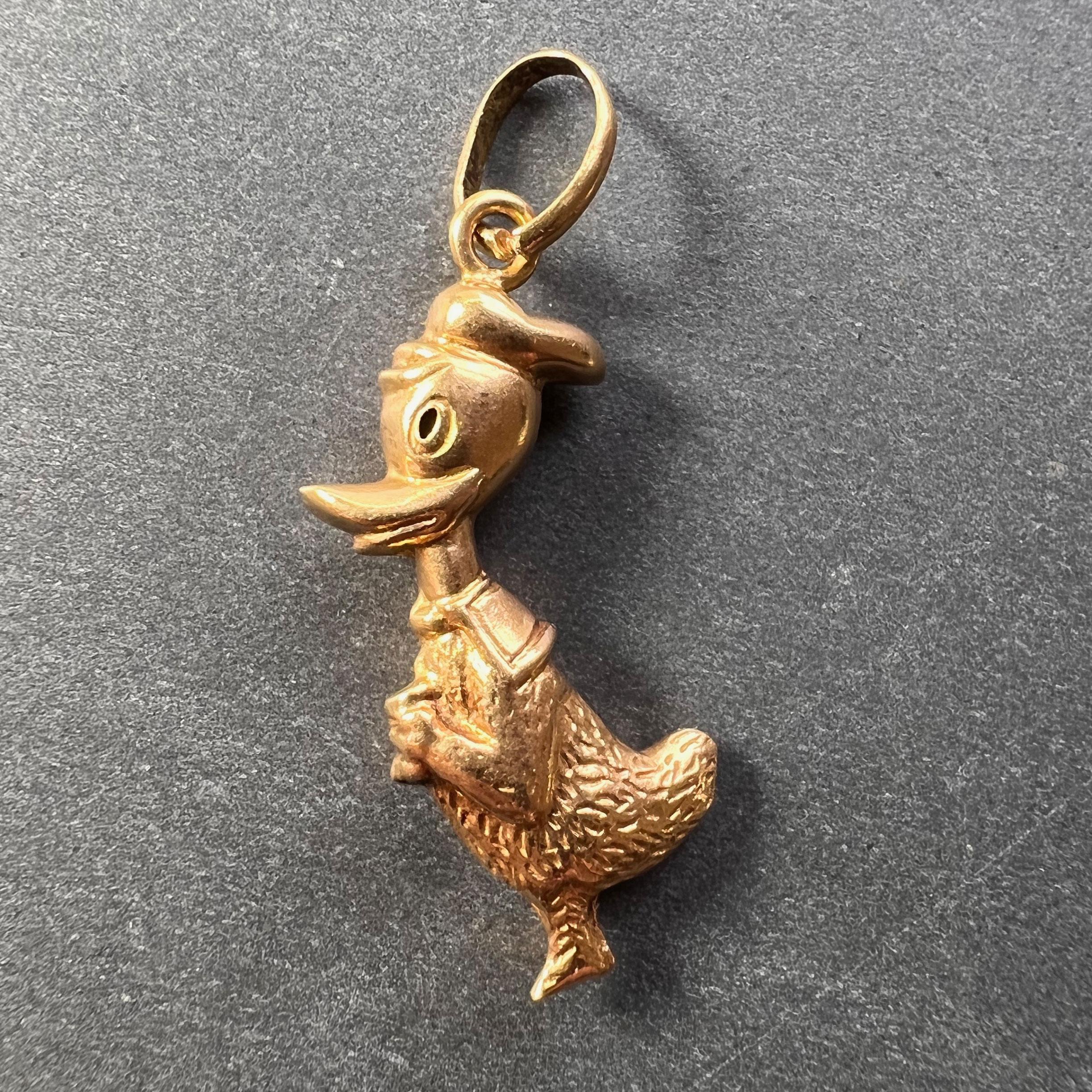 An 18 karat (18K) yellow gold charm pendant designed as a cartoon character of a duck. Stamped 750 for 18 karat gold and 14VR for Italian manufacture to the reverse.

Dimensions: 2.6 x 1.4 x 0.45 cm (not including jump ring)
Weight: 1.30 grams