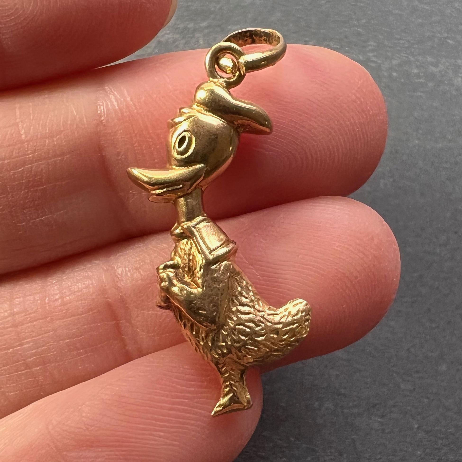 Cartoon Duck 18K Yellow Gold Charm Pendant In Good Condition For Sale In London, GB