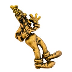 DISNEY signed goofy gold tone designer brooch