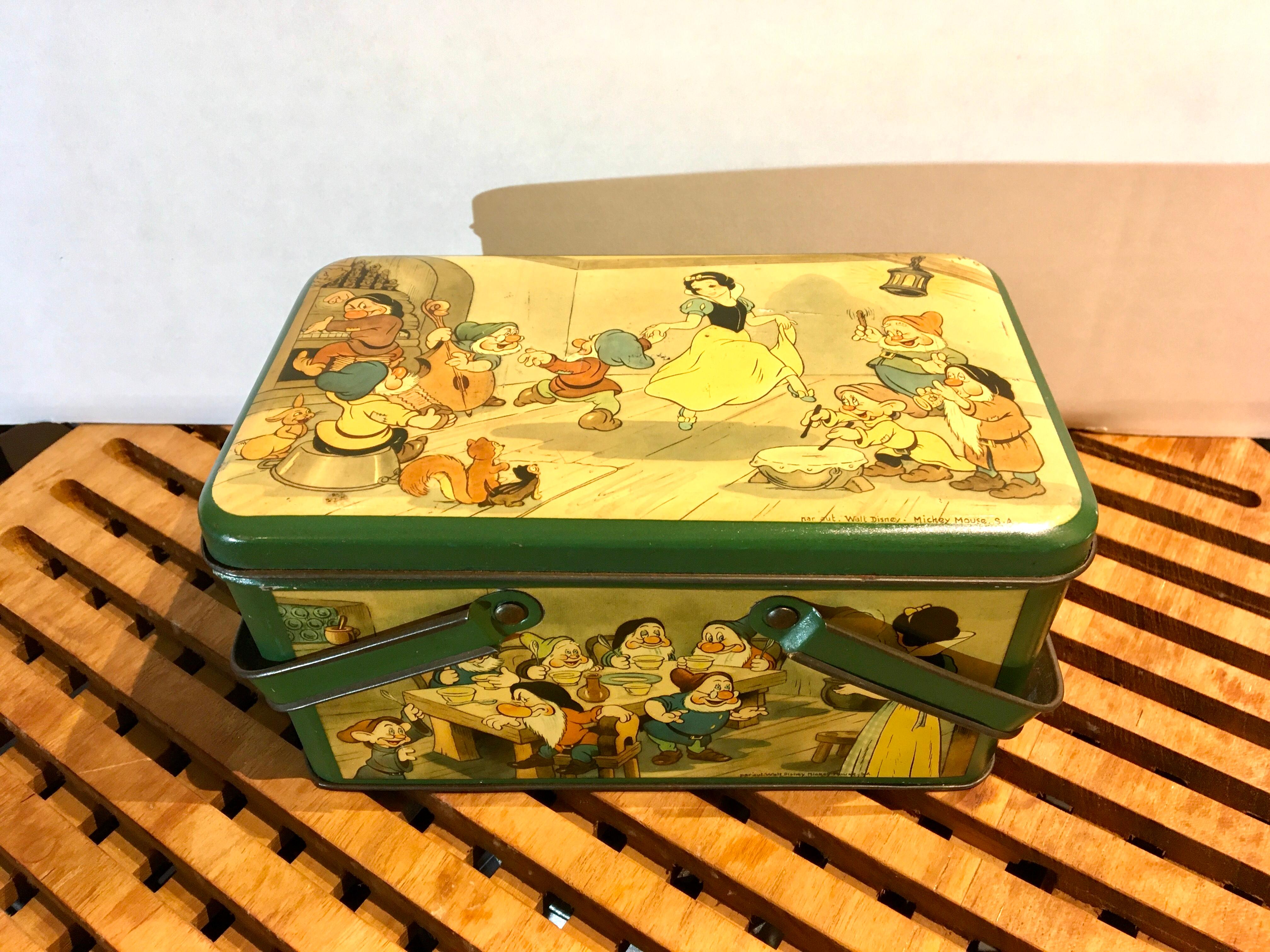 Art Deco Disney tin Snow White and 7 Dwarfs  For Sale