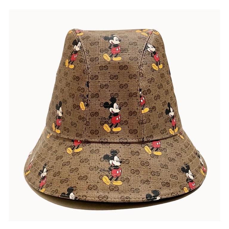 Disney X Gucci - Chapeau seau à monogramme Mickey En vente sur 1stDibs | gucci  mickey casquette