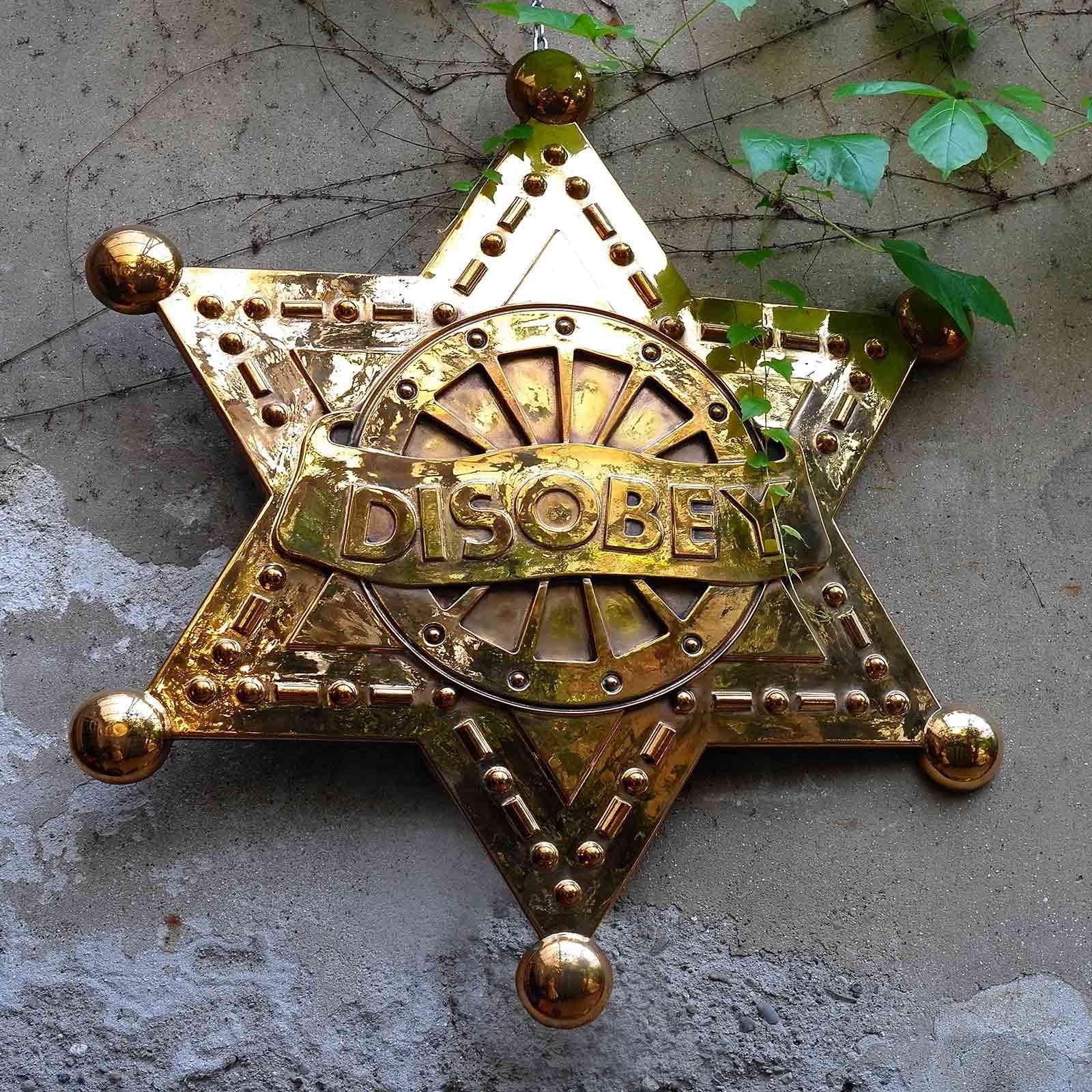 Disobey Wall Decoration in Metal Bronze by Damiano Spelta In New Condition For Sale In Milan, IT