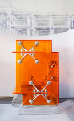 Étagère de déplacement, étagère en acier inoxydable et acrylique, par Cometabolism Studio